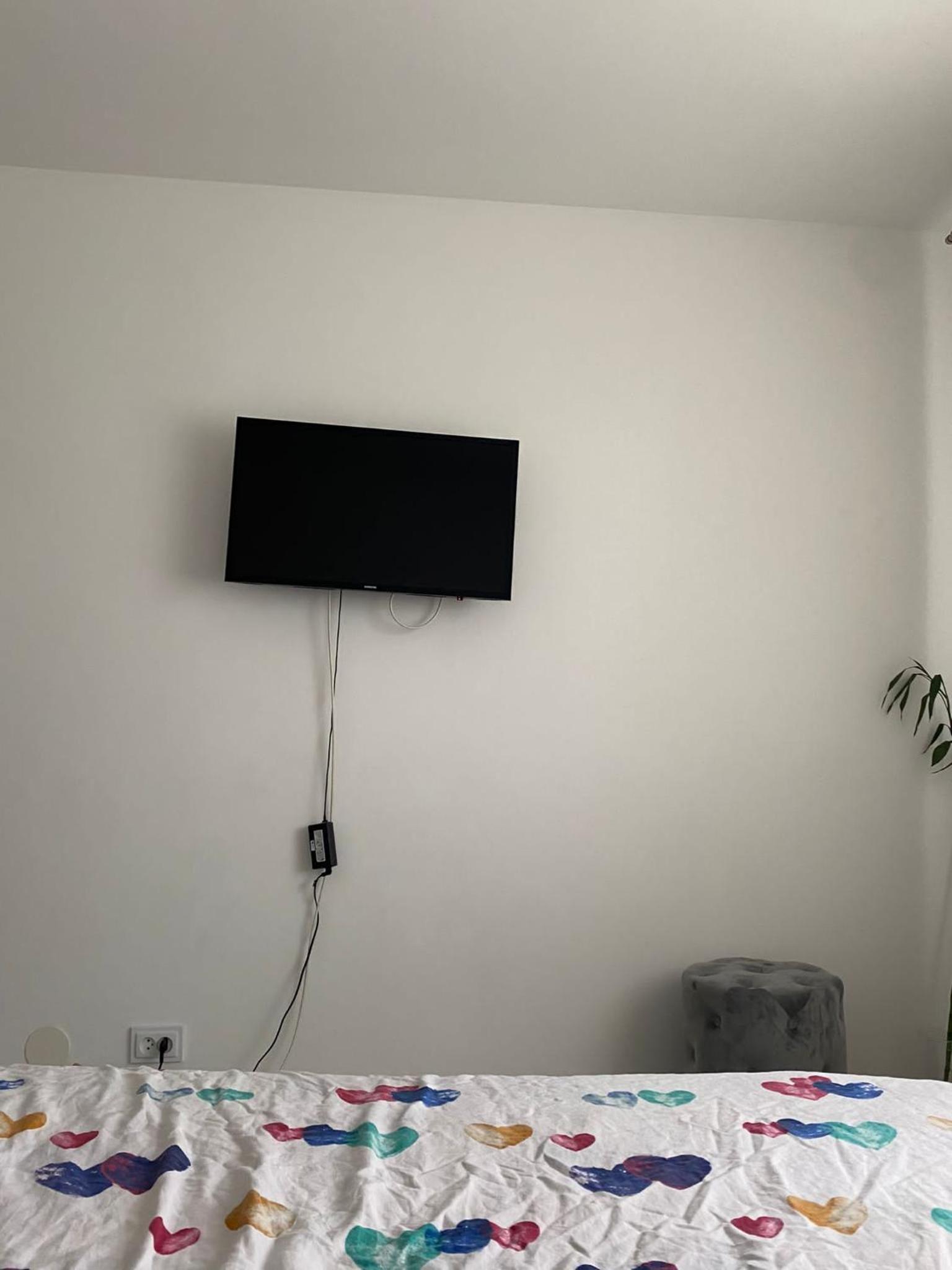 One-Bedroom Apartment - Photo 8