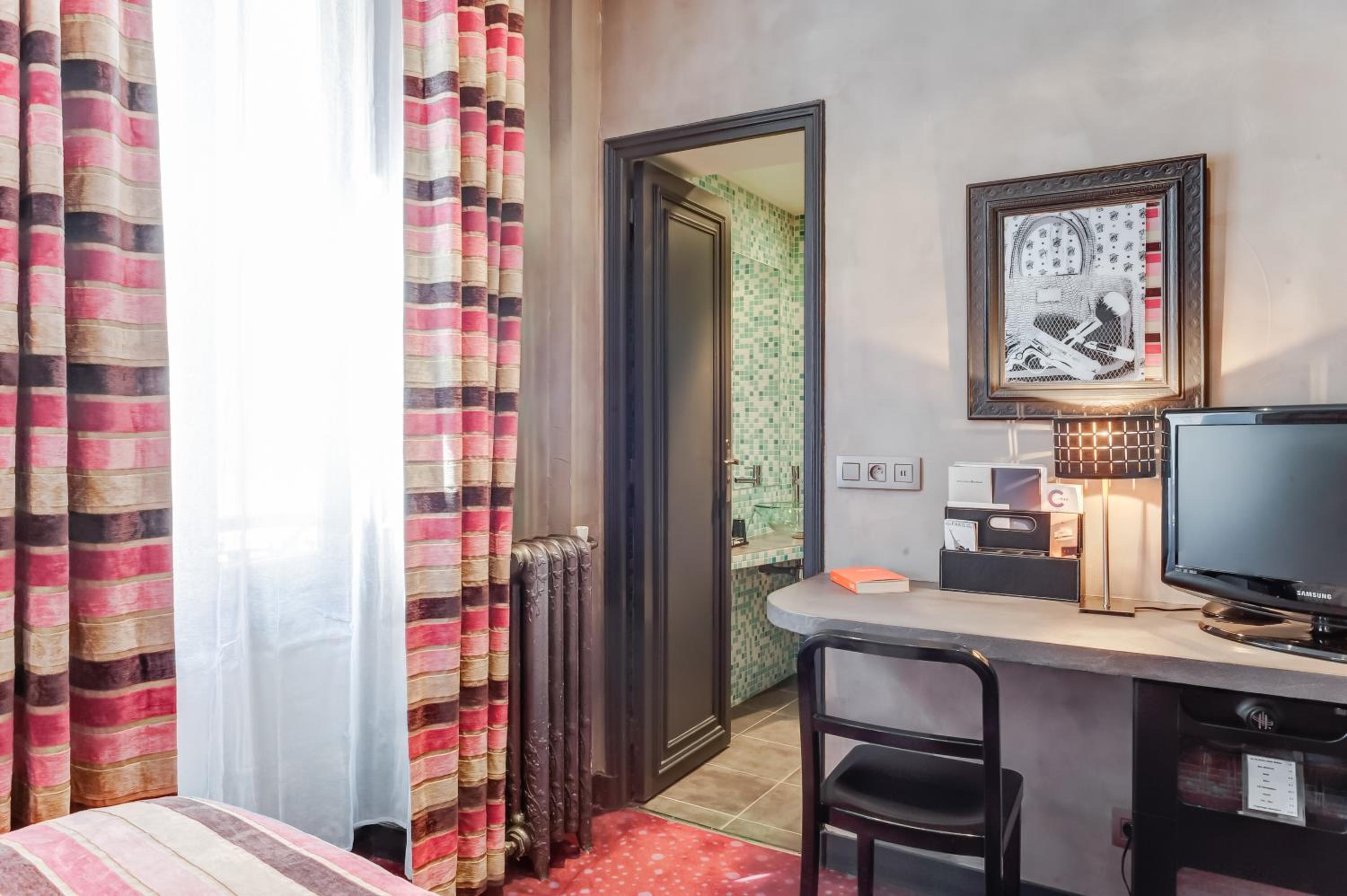 Club Double Room - Photo 10