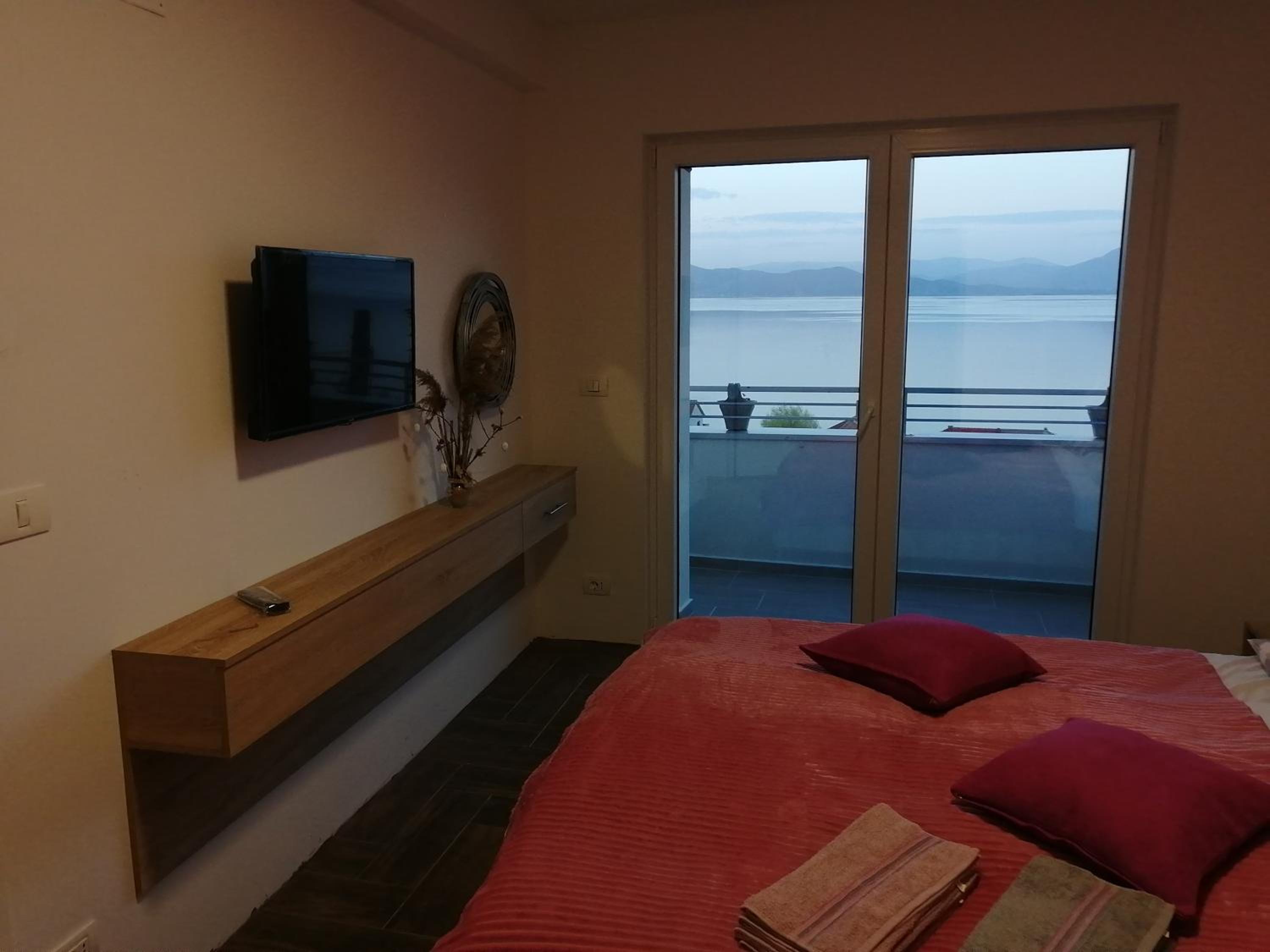 Apartment with Lake View photo 1