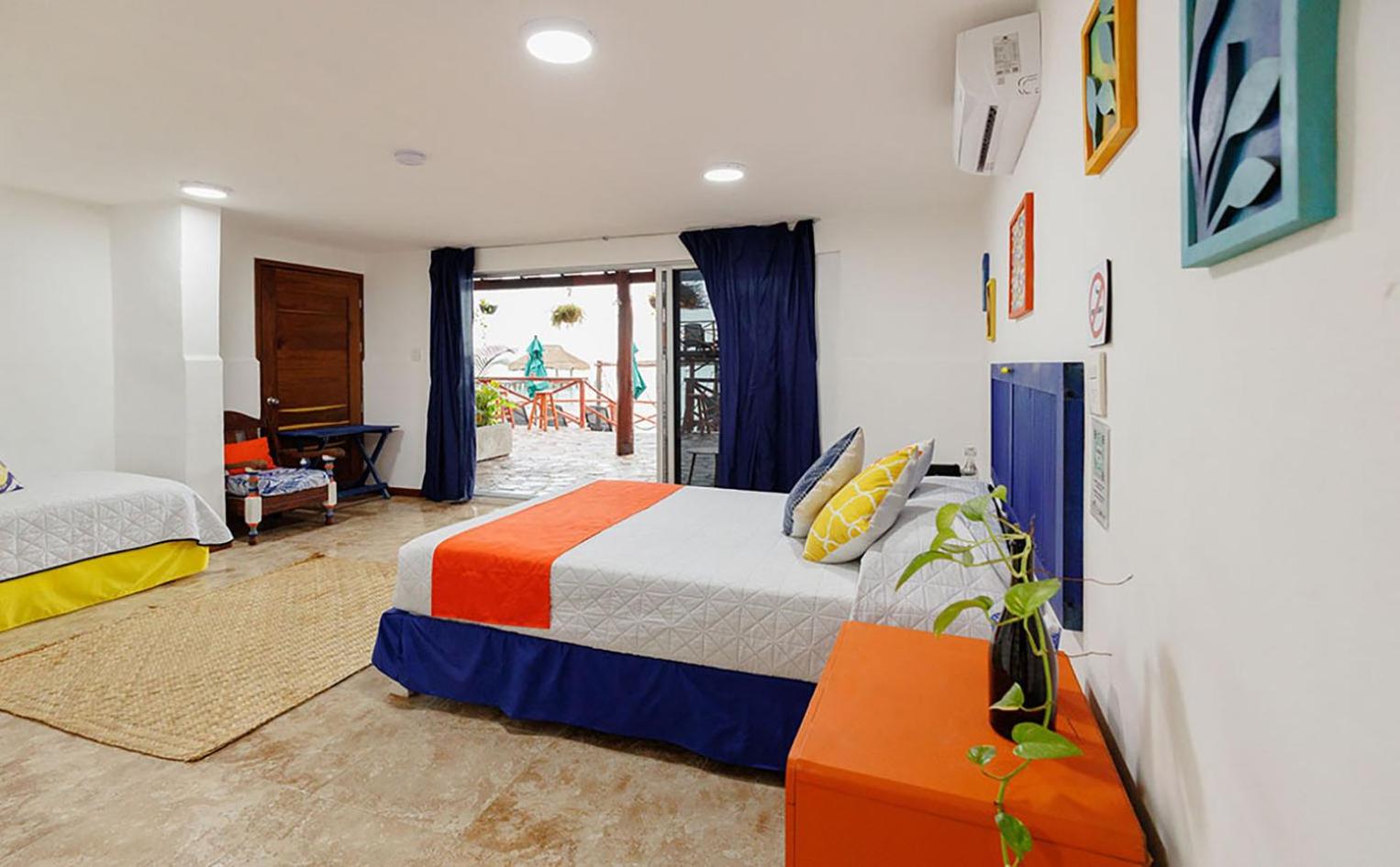 Quadruple Room with Lake View - Photo 9