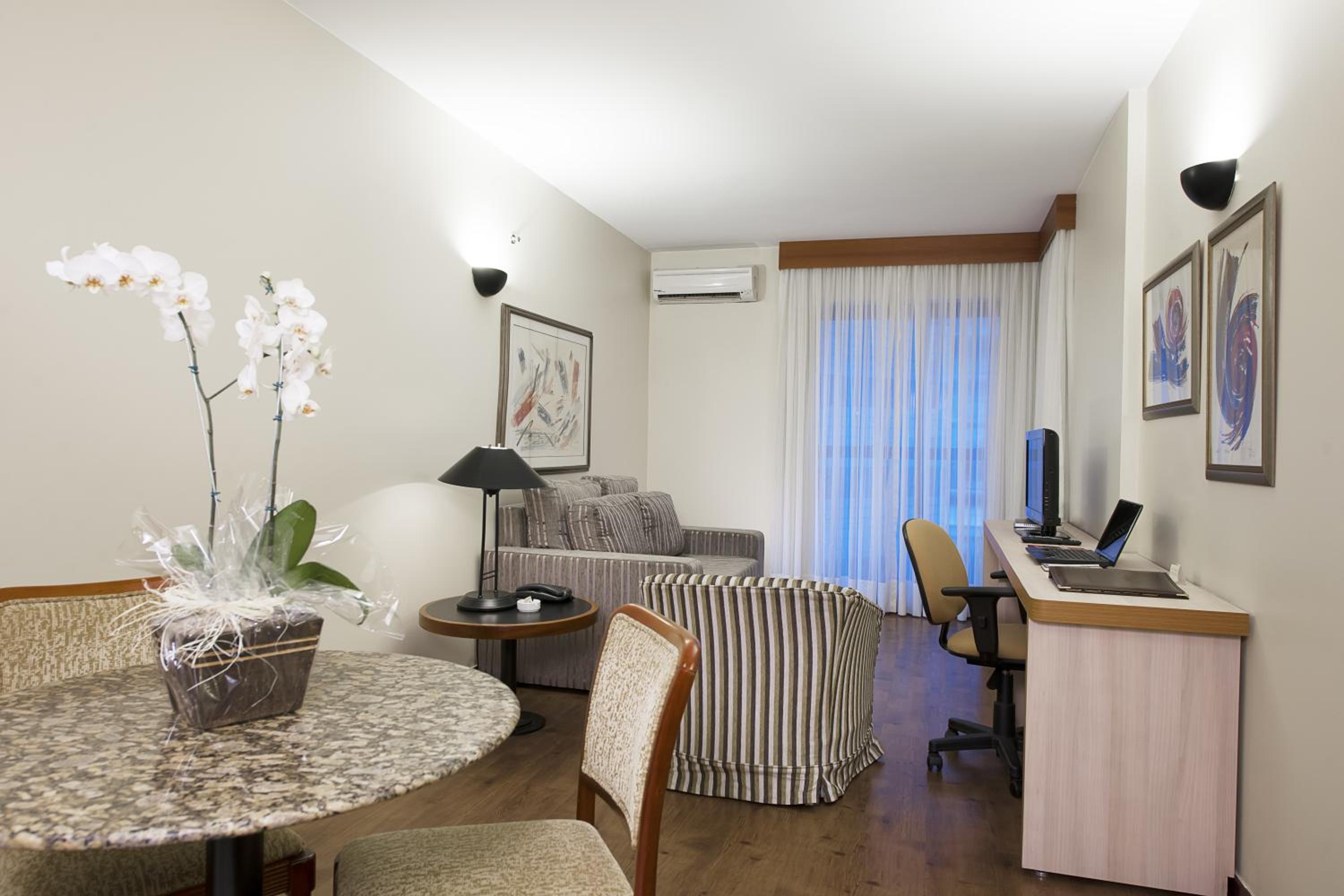 Deluxe Suite photo 3