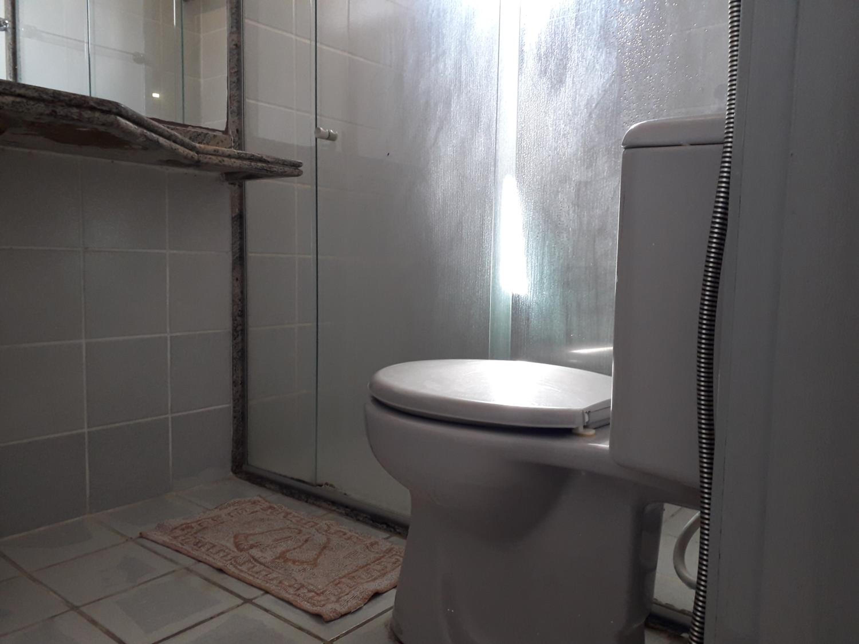 Apartment with Shower - Photo 8