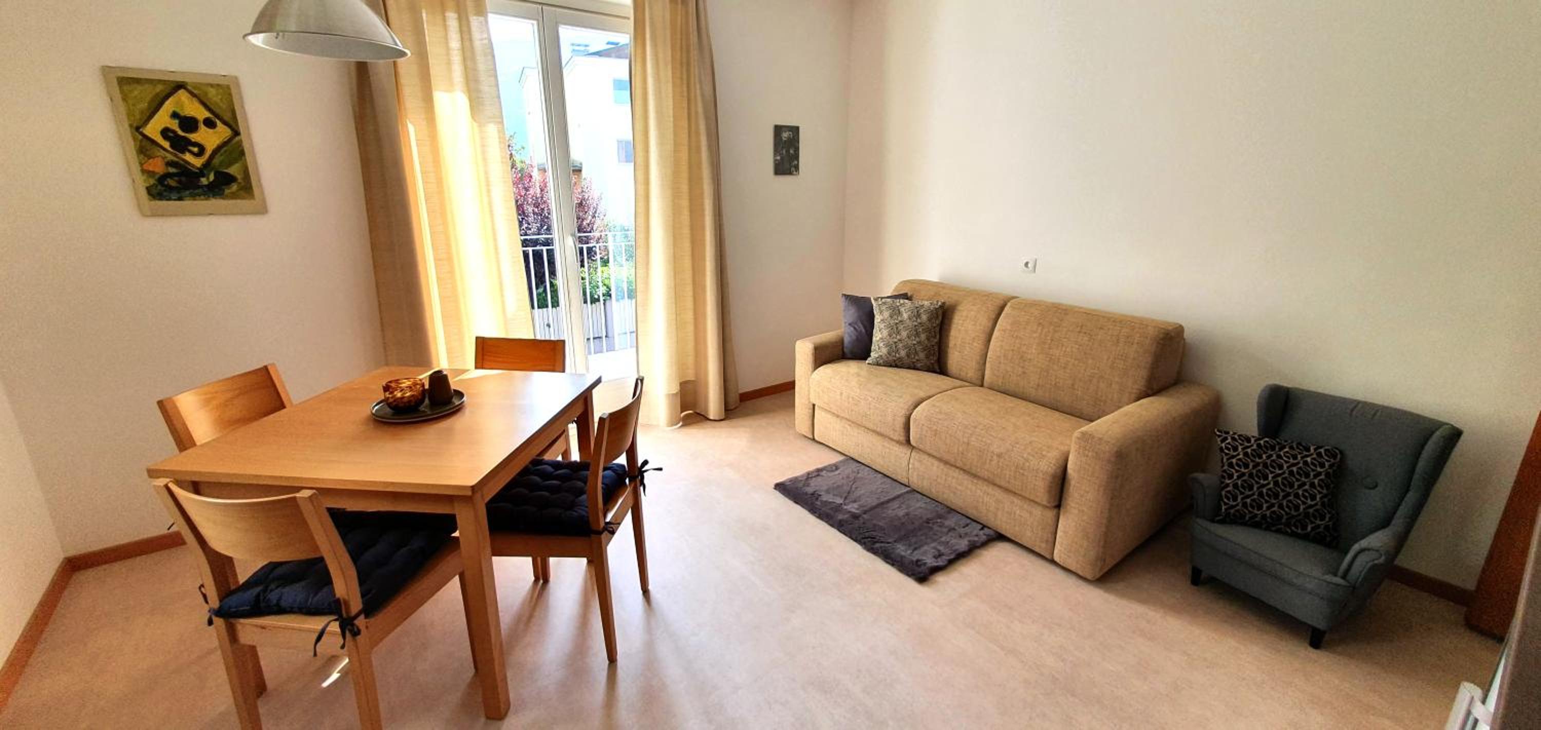 One-Bedroom Apartment photo 1