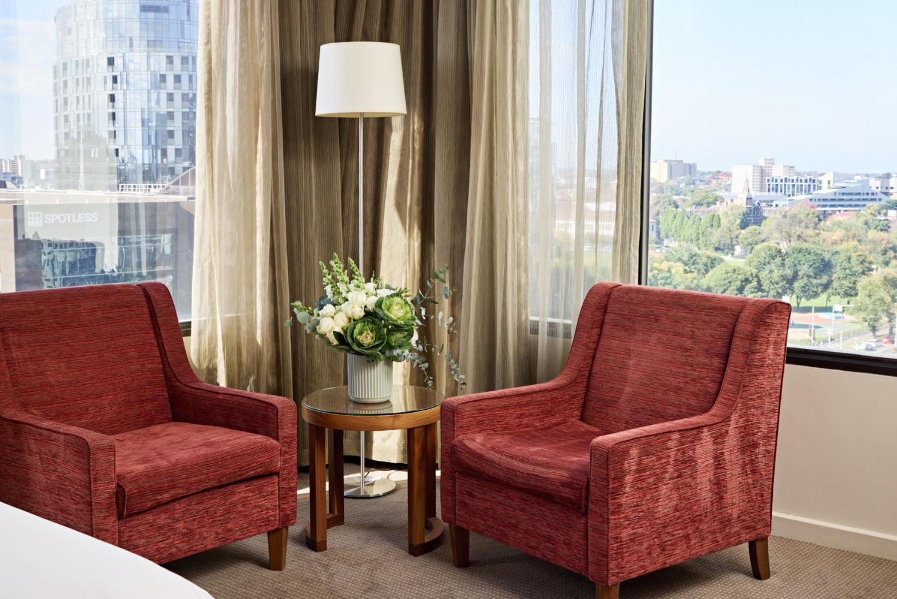 Deluxe King Room - Photo 2