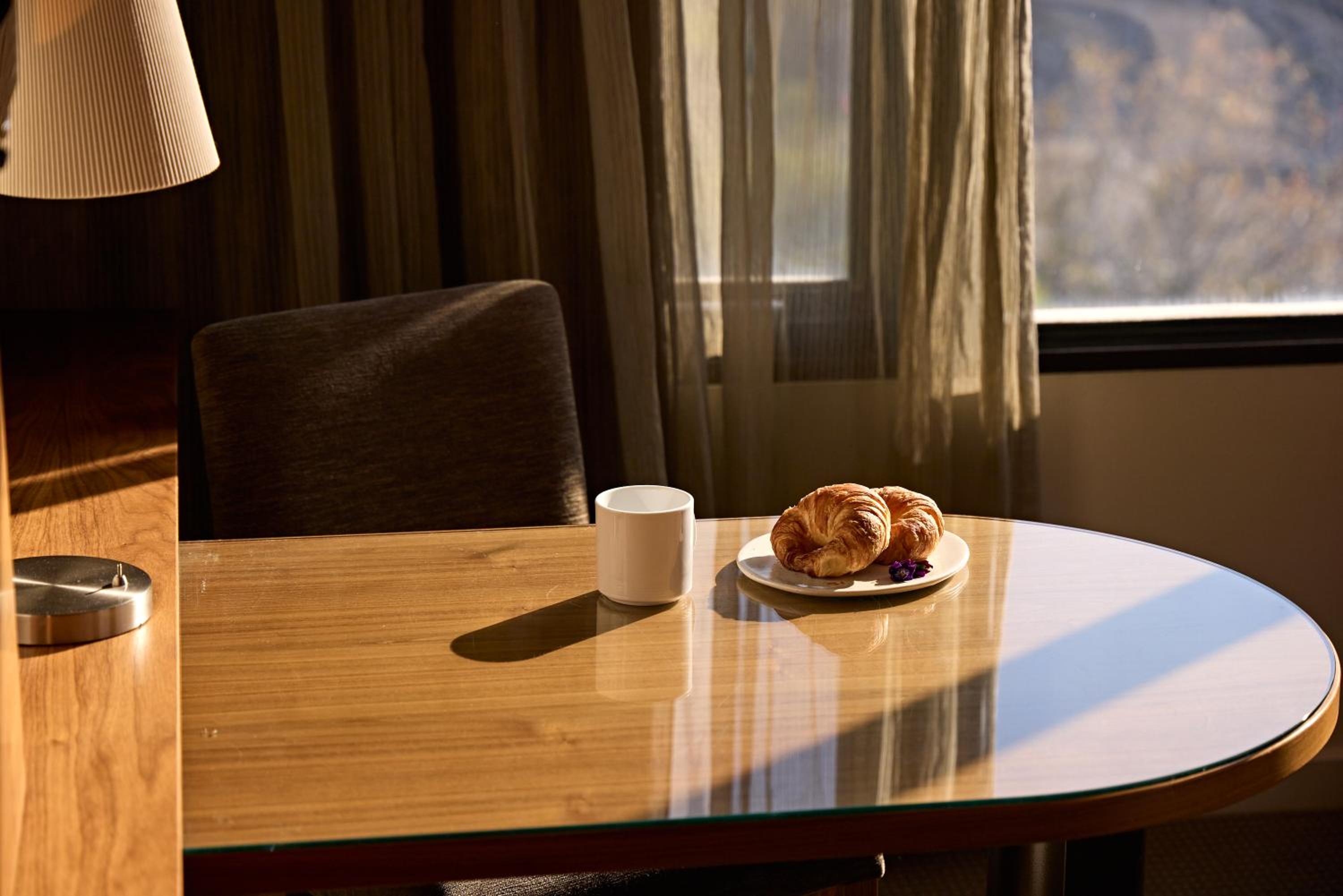 City View Deluxe King Room - Photo 3