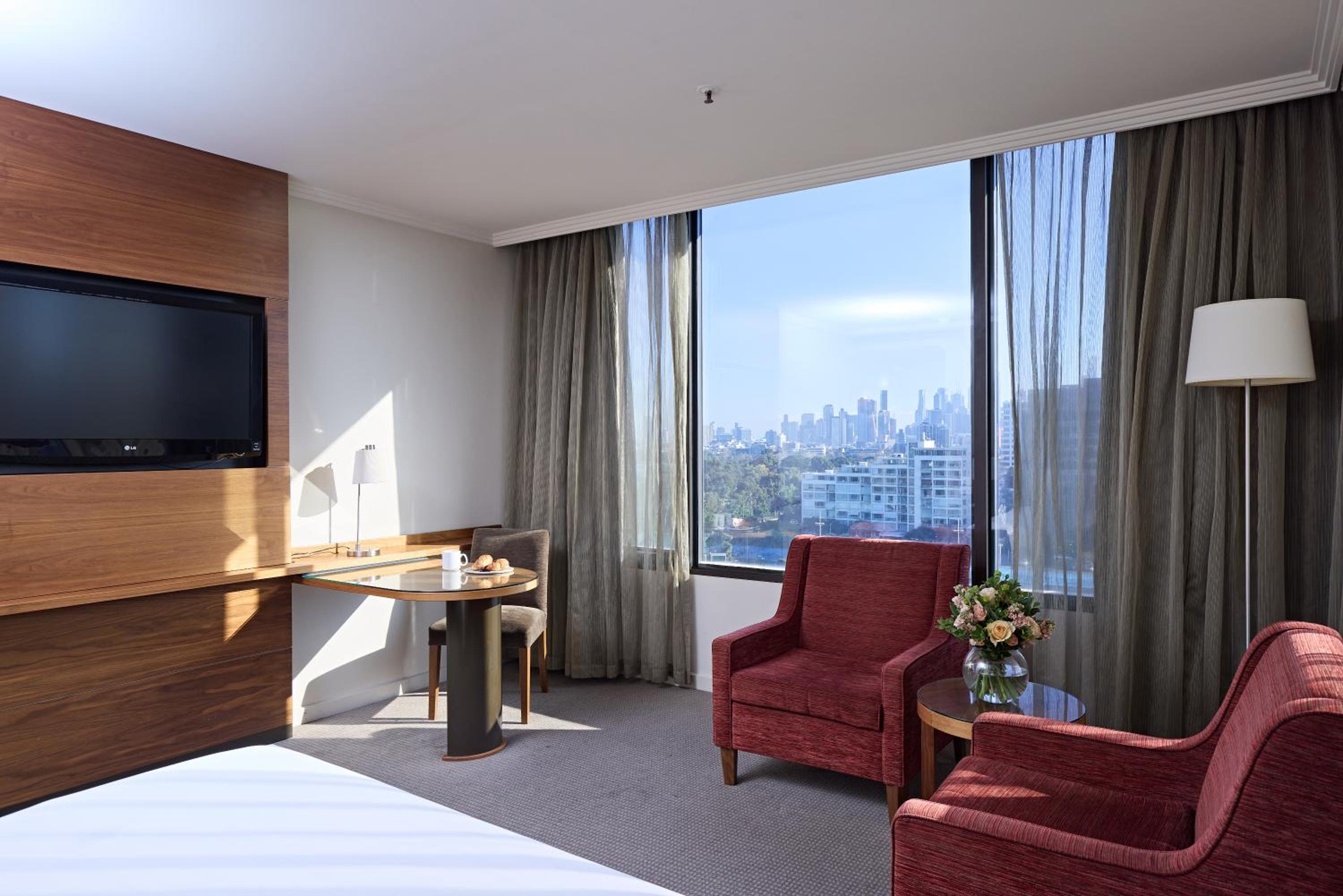 City View Deluxe King Room - Photo 2