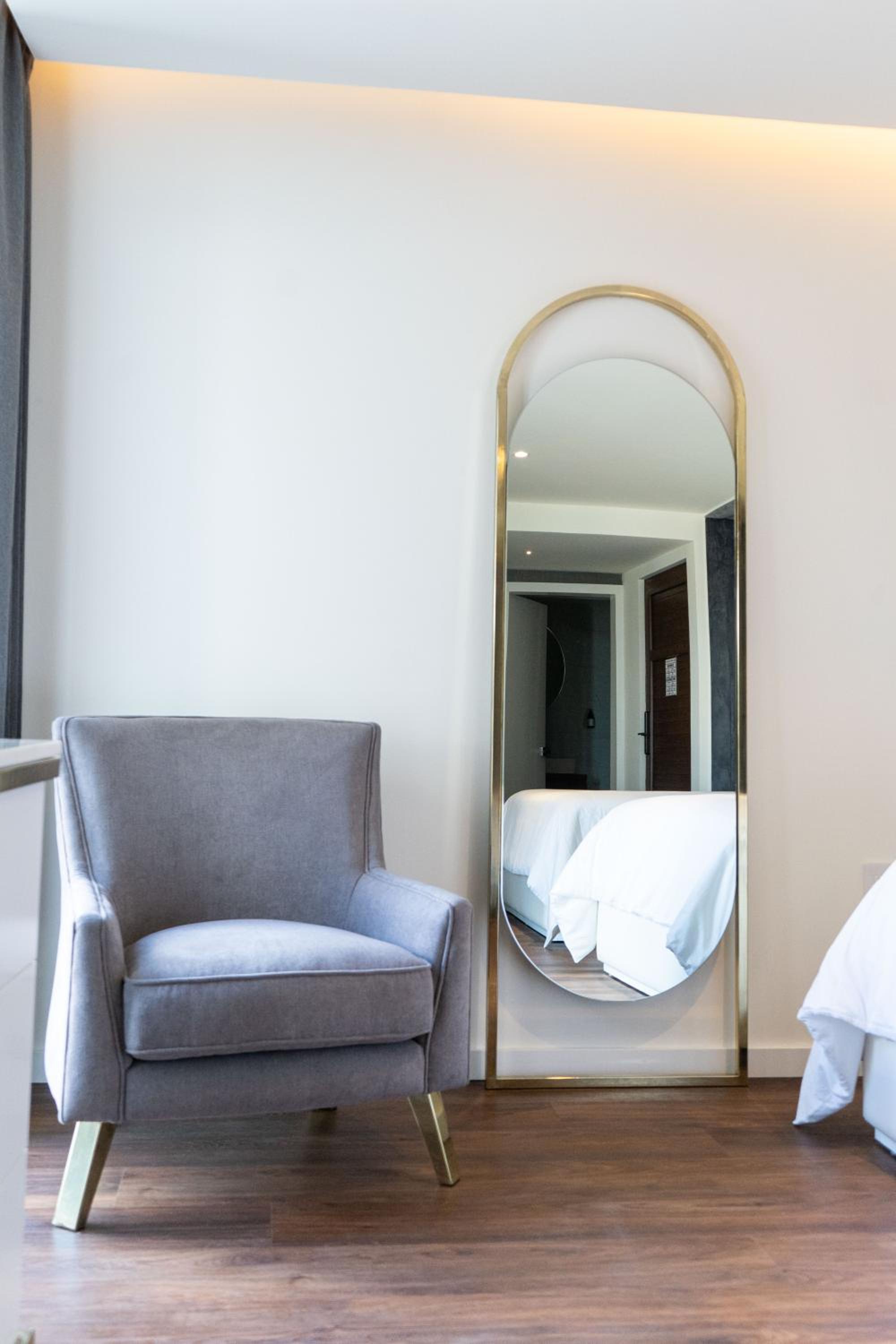 Deluxe King Suite - Photo 3