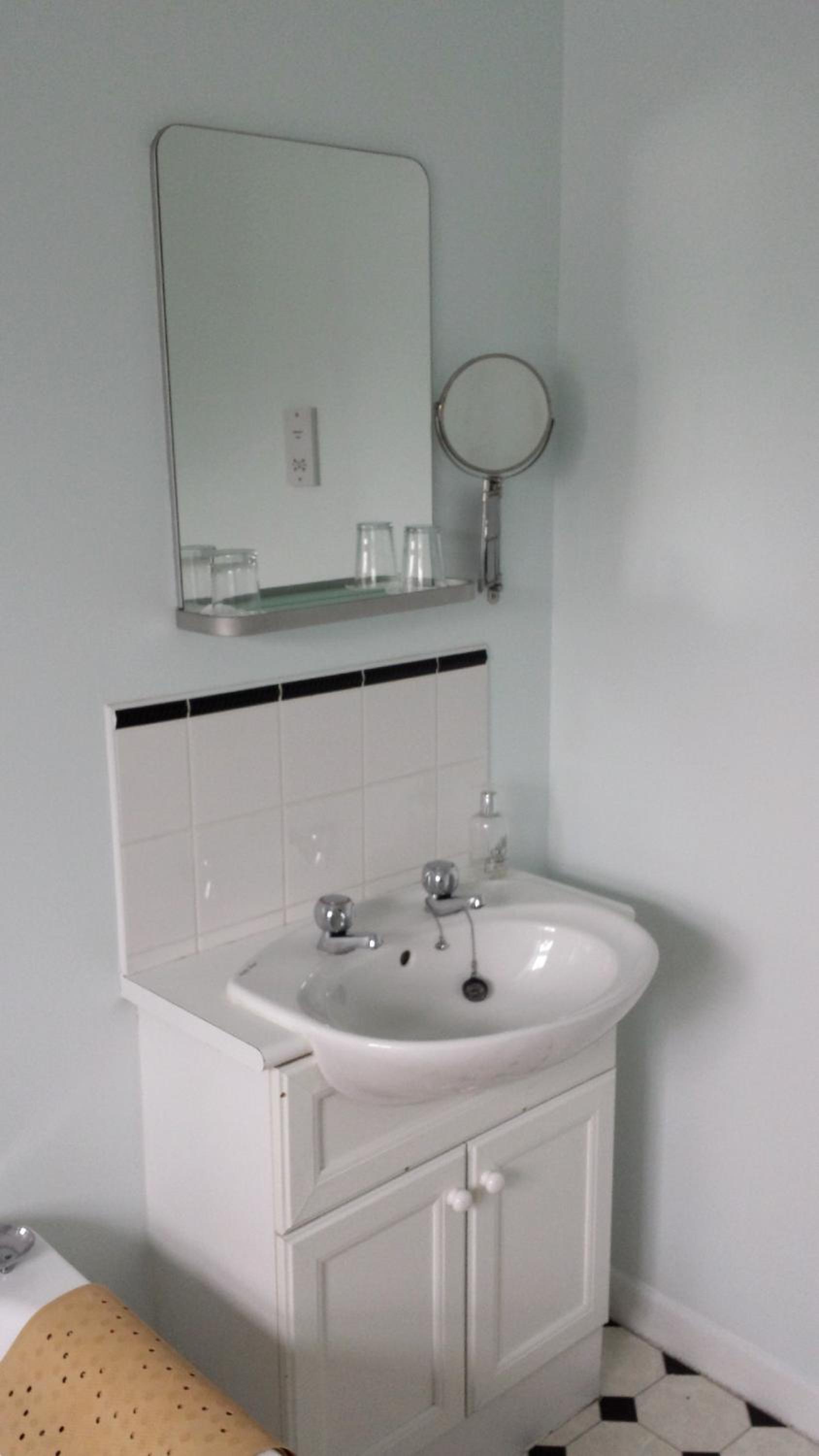 Double Room - Photo 4