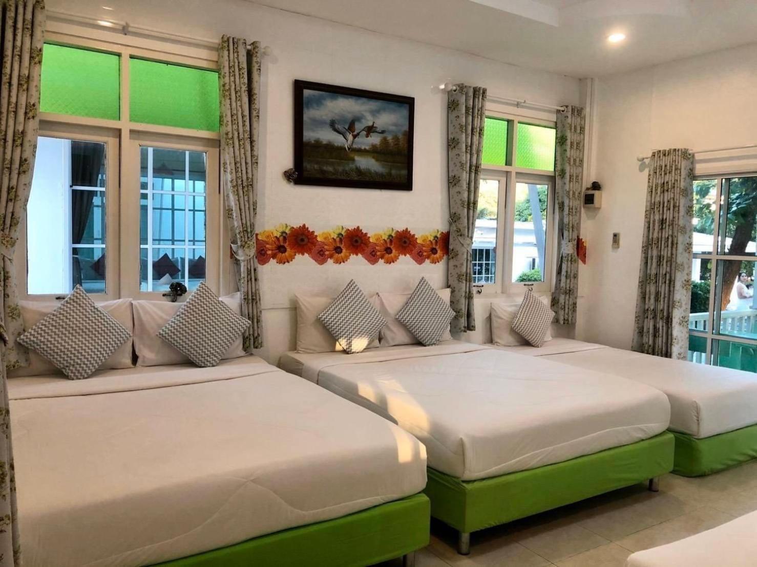 8-Bed Mixed Dormitory Room