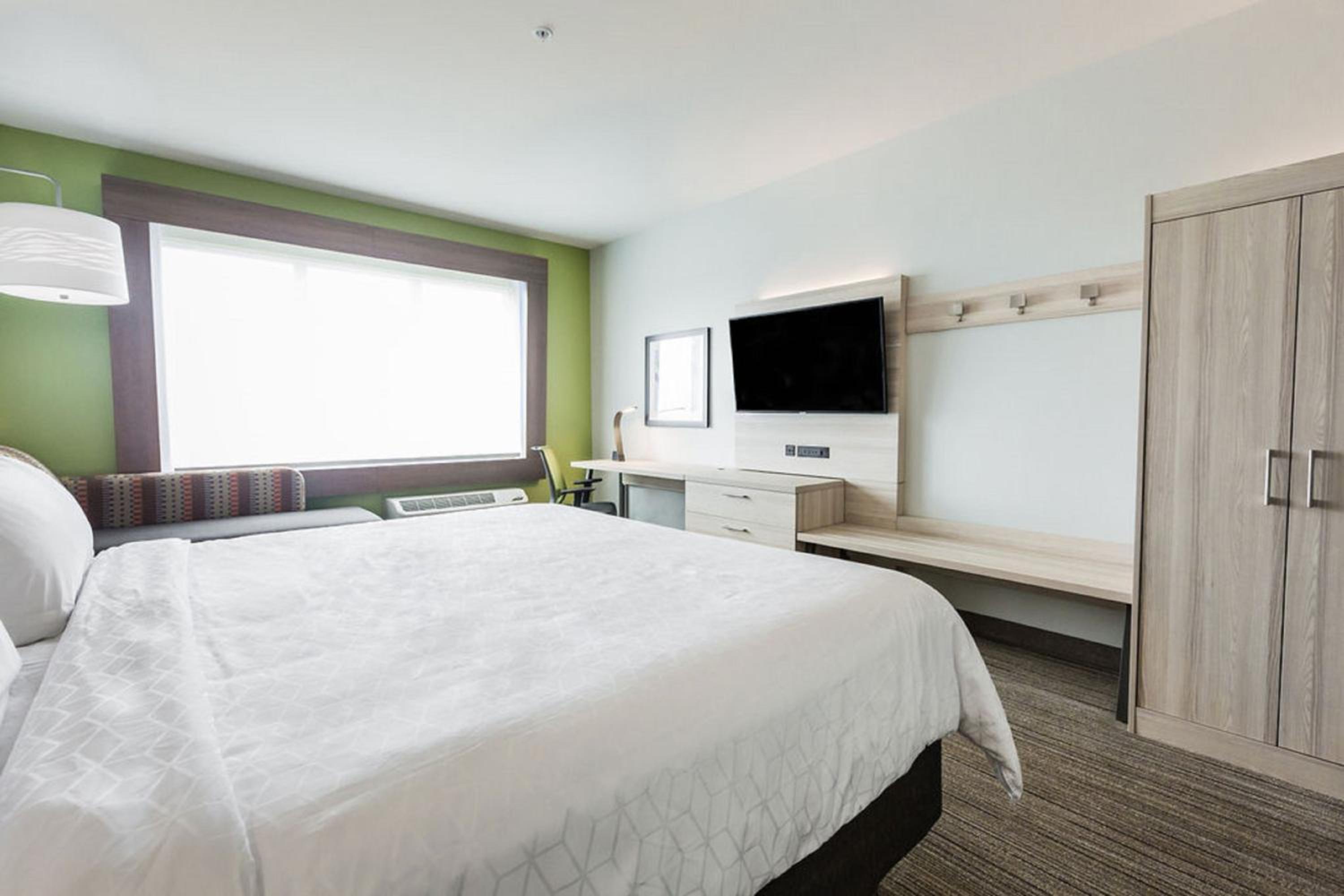 Standard King Room - Photo 3