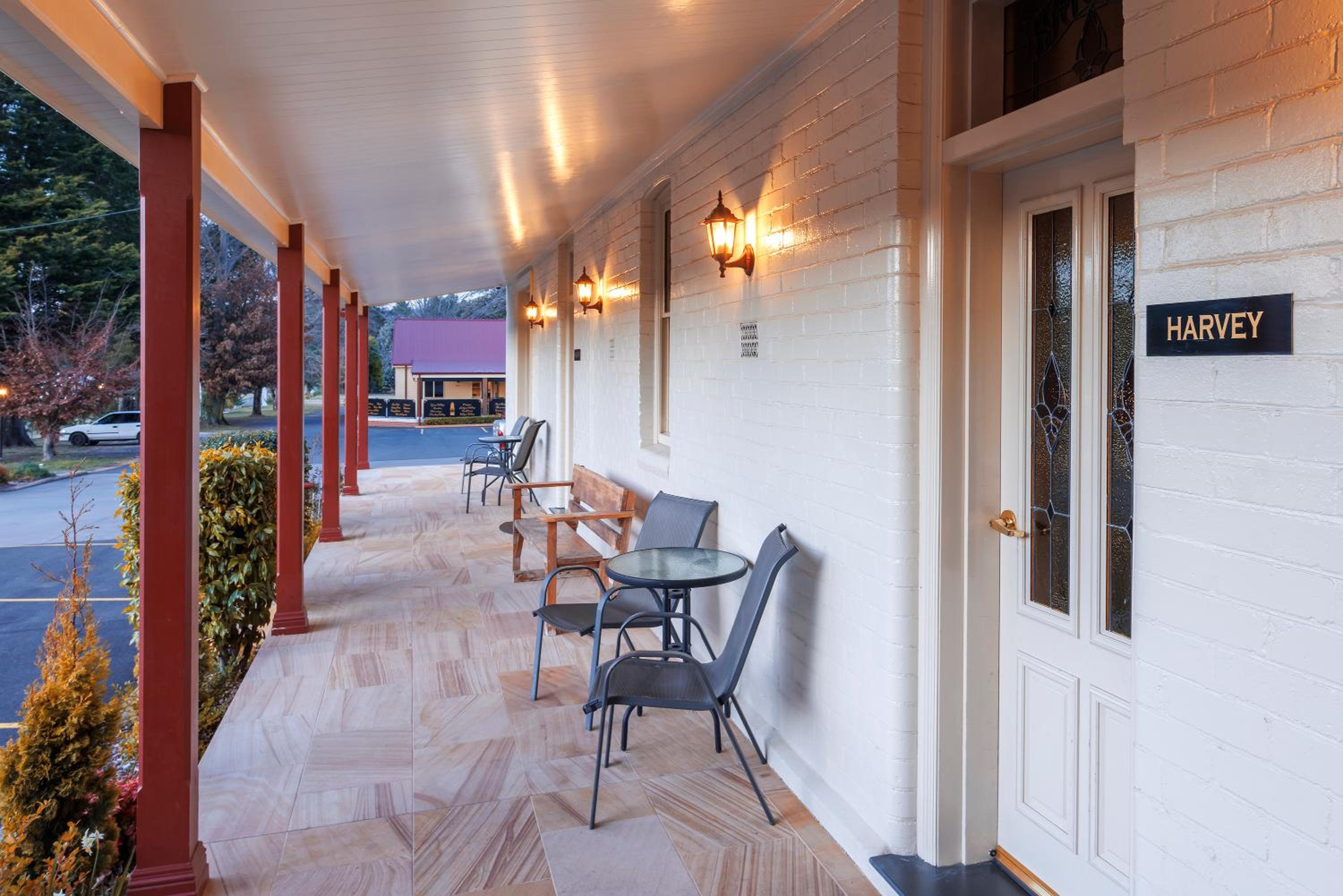 Three-Bedroom Villa - Split Level - Photo 3