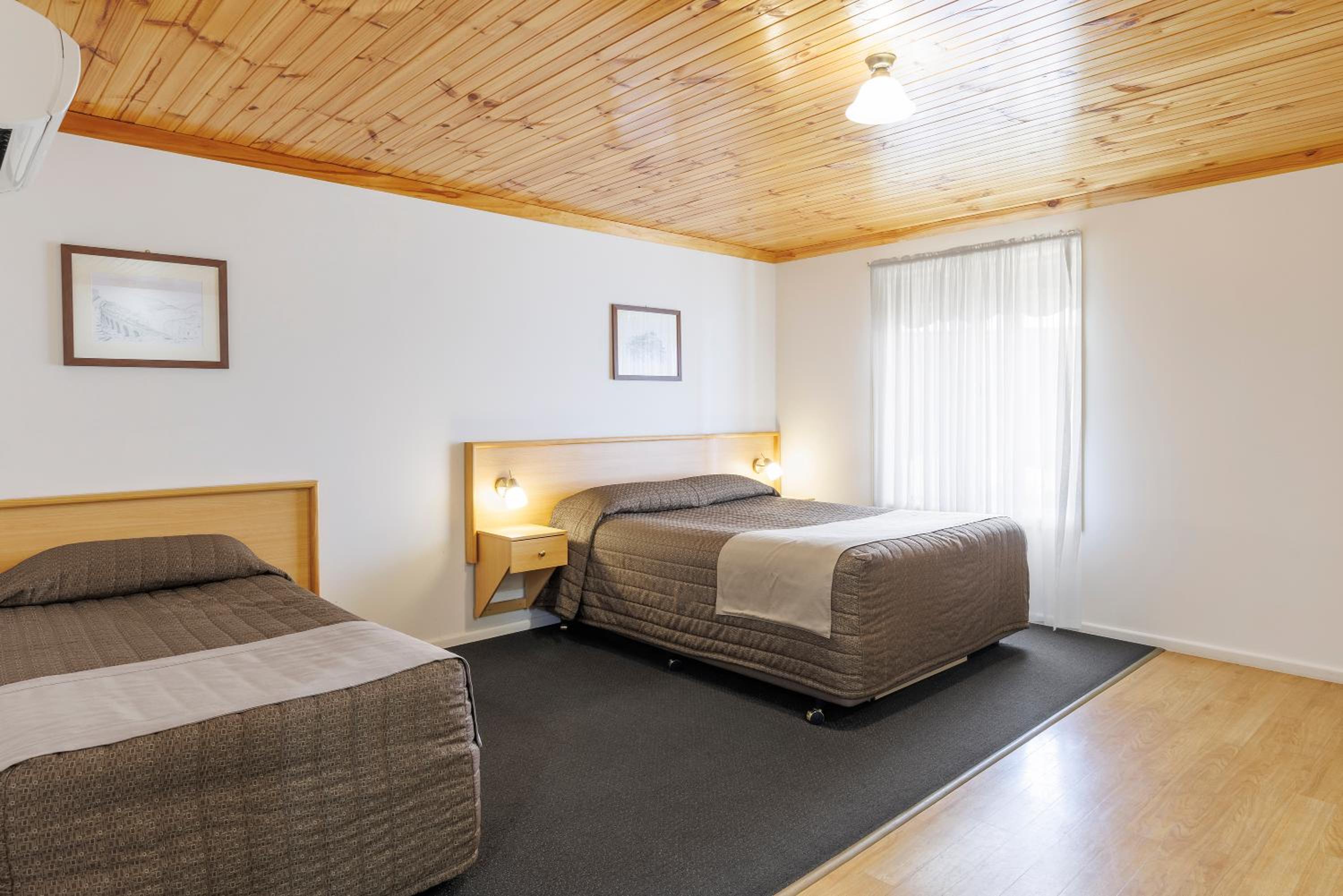 Deluxe Double or Twin Room - Photo 2