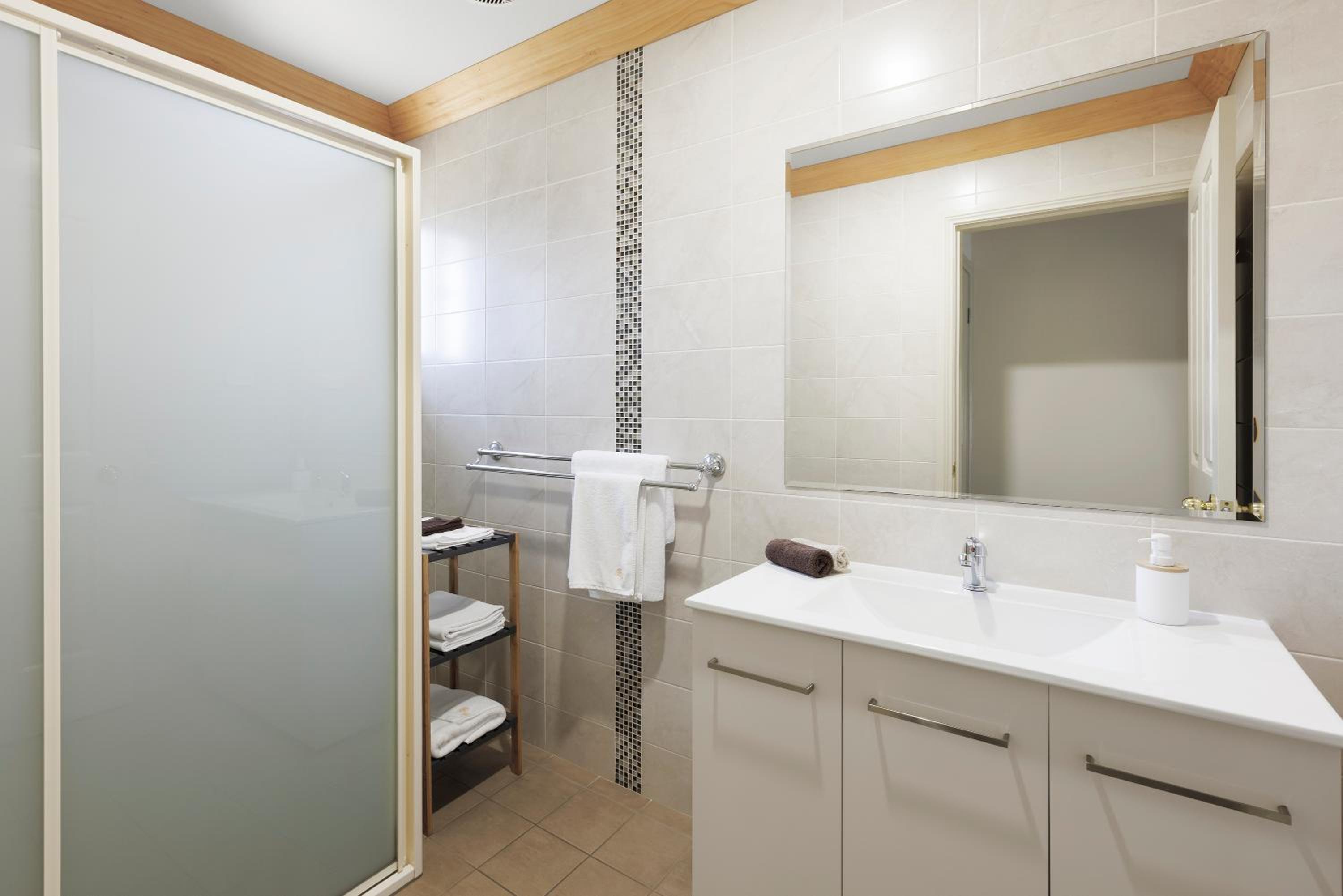 Executive Two-Bedroom Suite - Photo 2