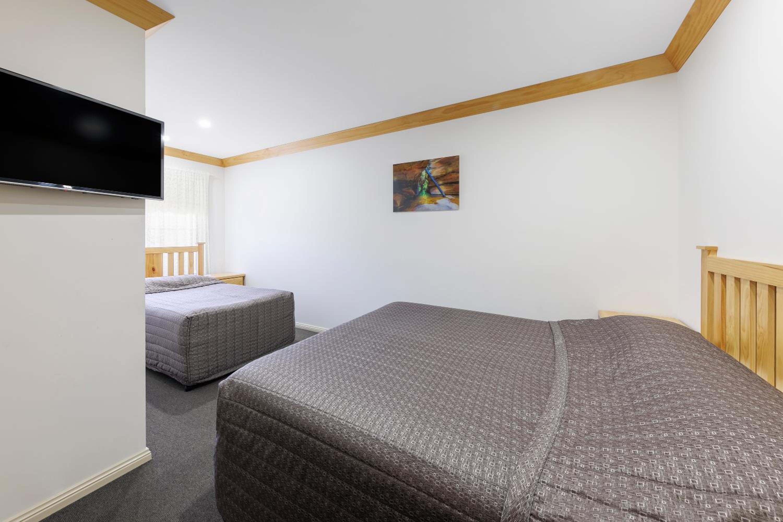 Executive Two-Bedroom Suite - Photo 4
