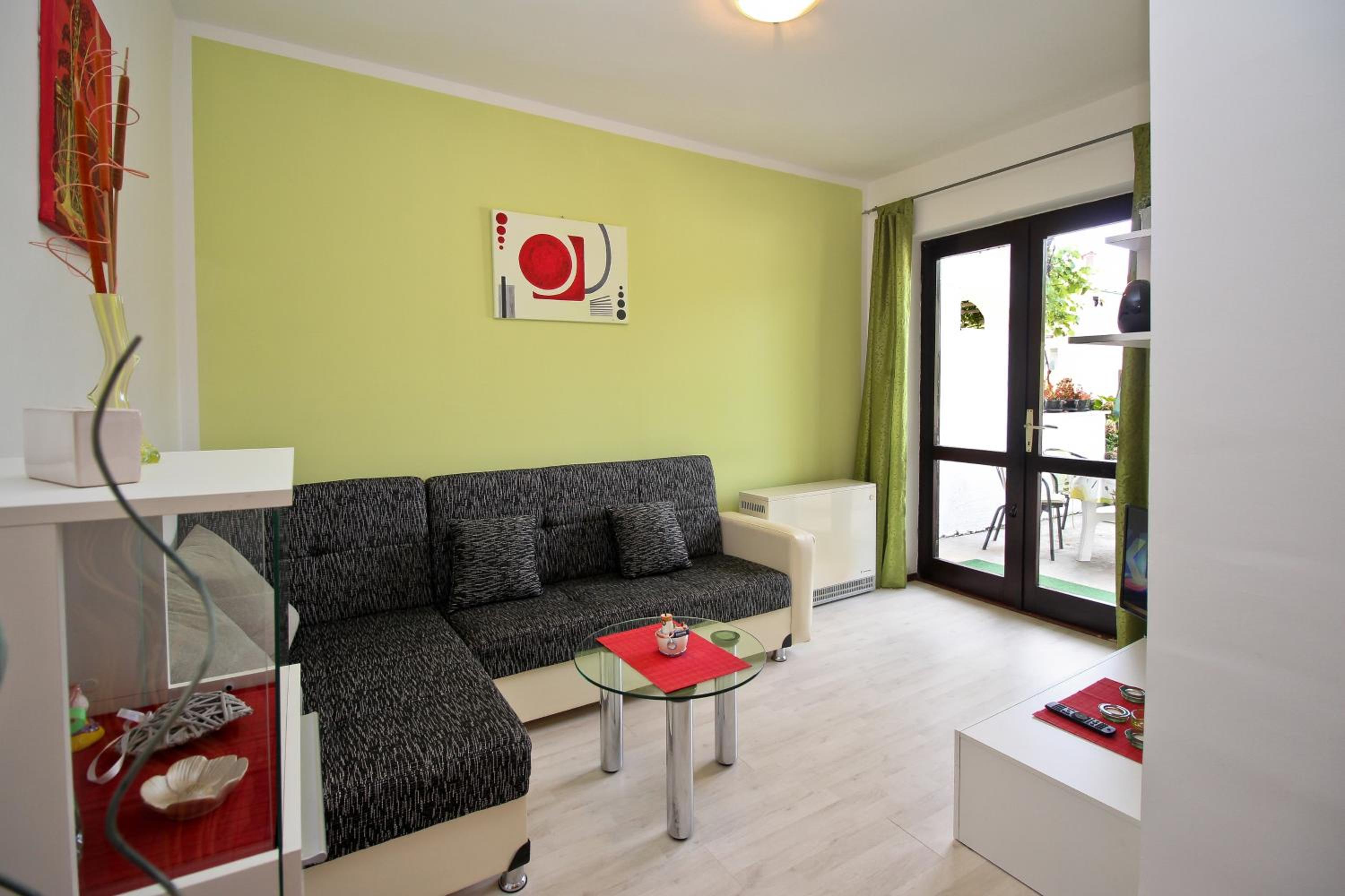 Two-Bedroom Apartment With Terrace And Sea View photo 1