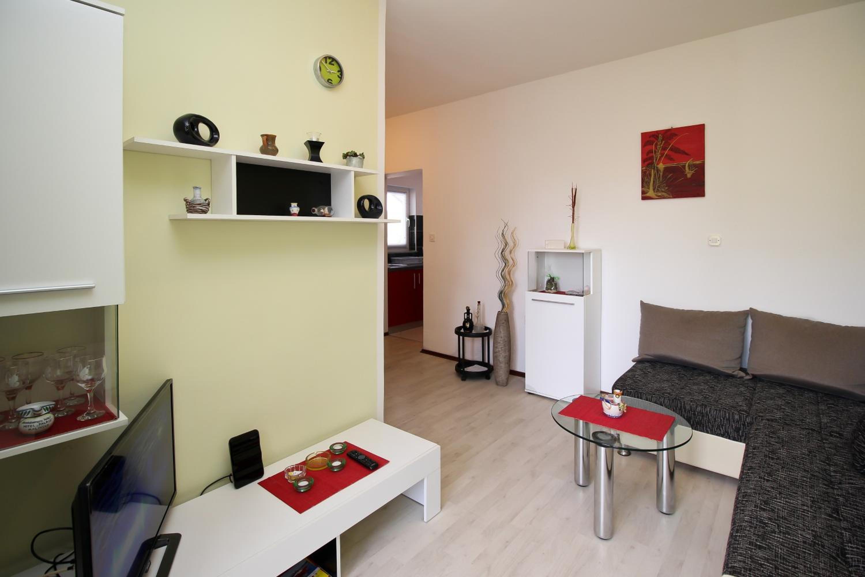 Two-Bedroom Apartment With Terrace And Sea View photo 2