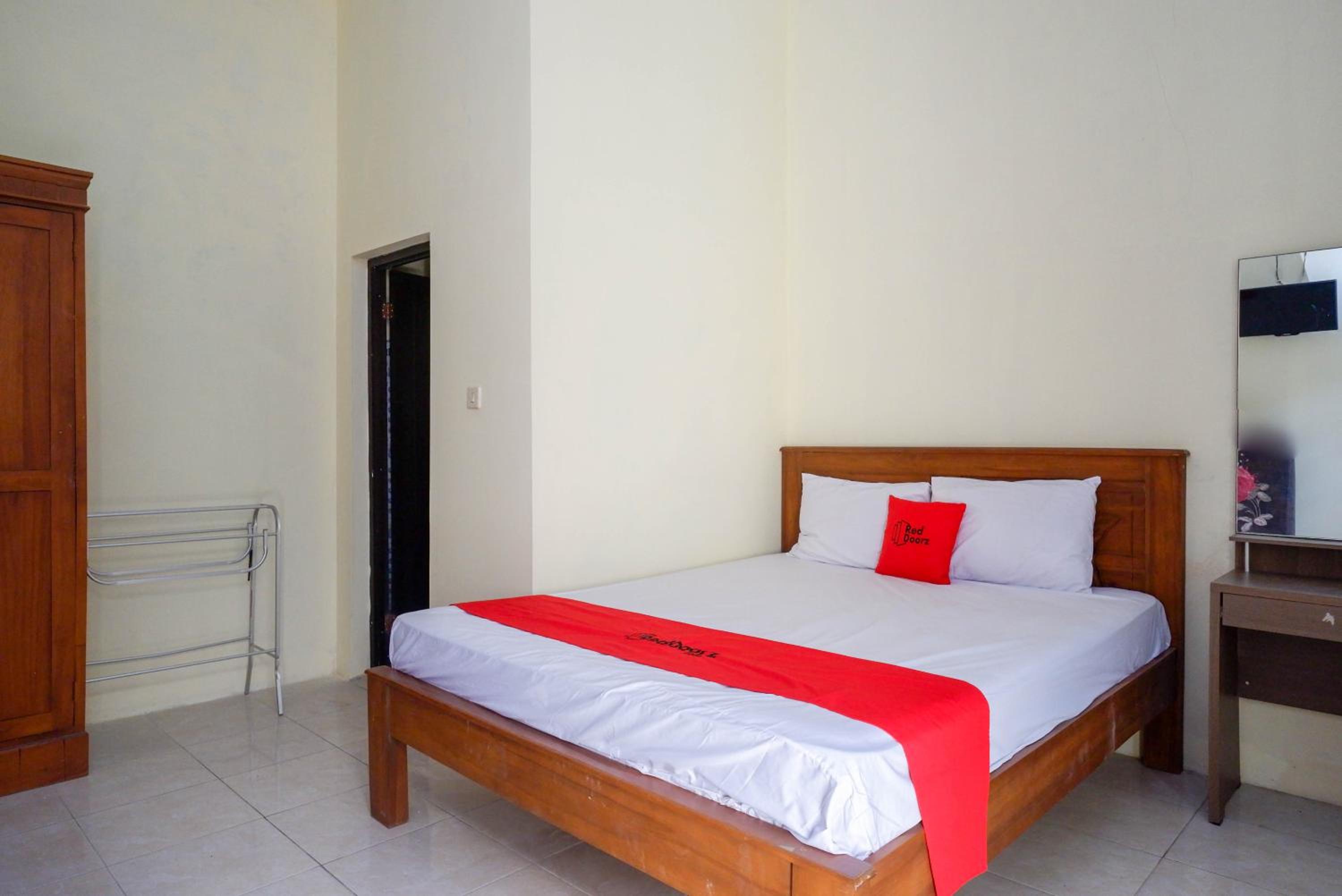 Standard Double Room - Photo 7