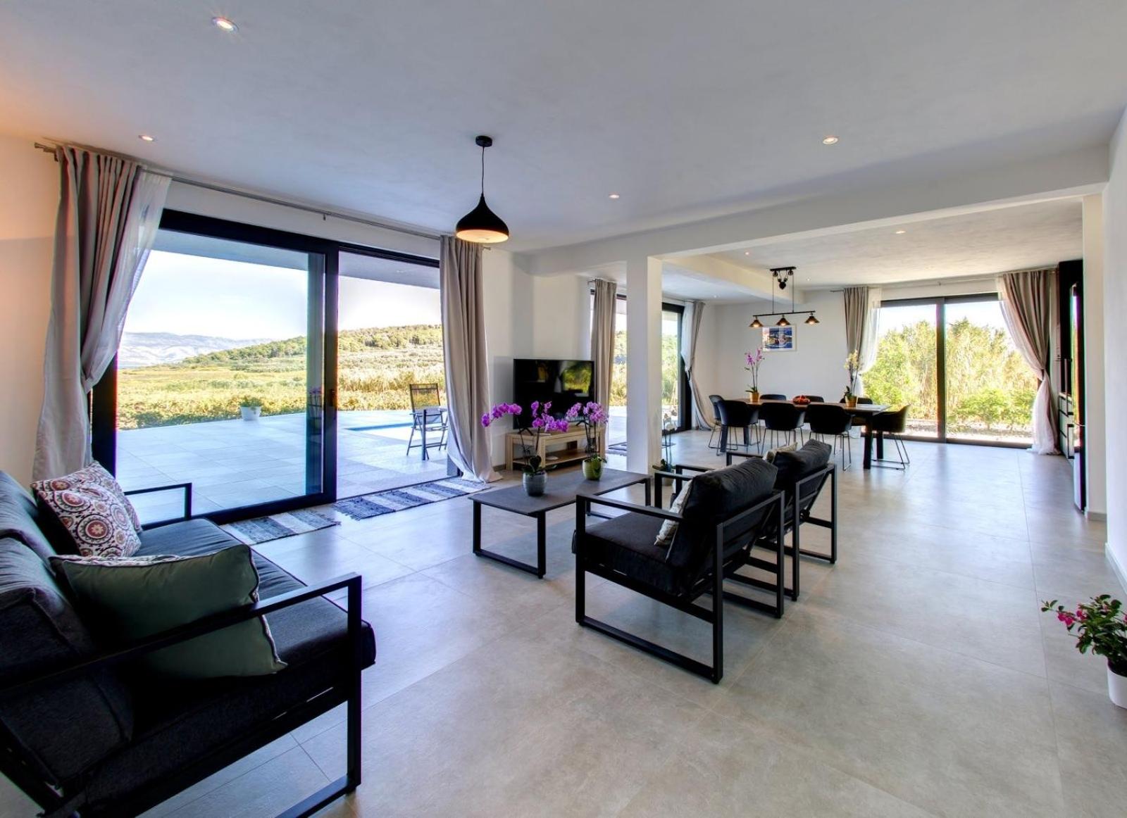 Two-Bedroom Apartment With Terrace And Sea View photo 1