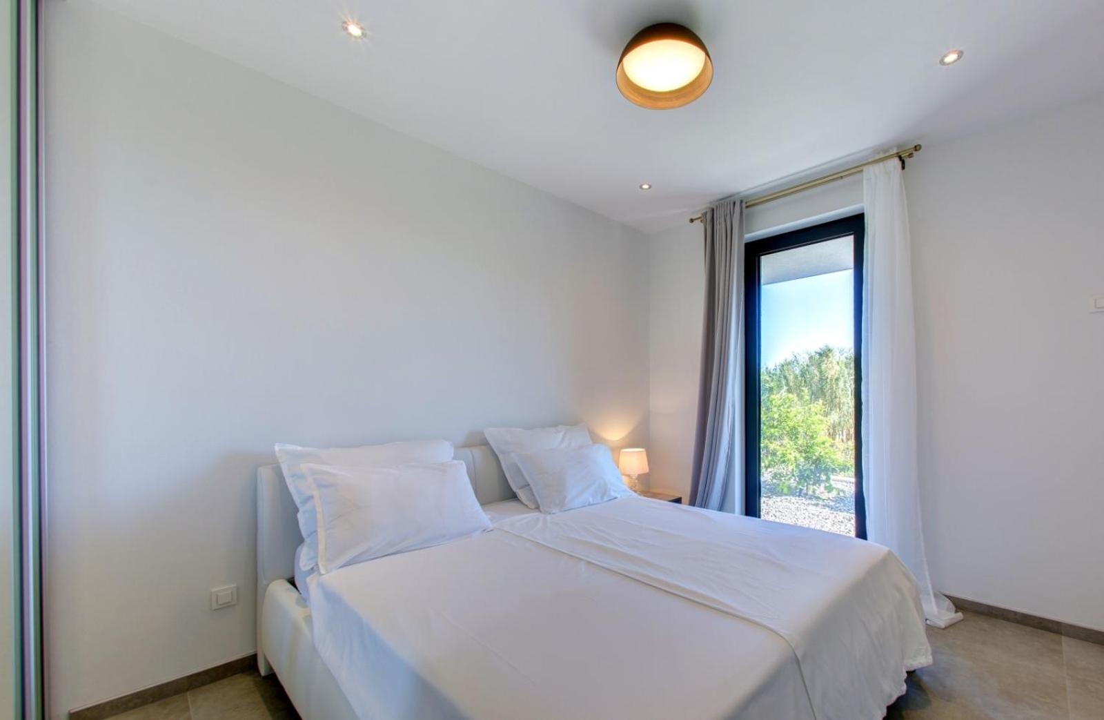 Two-Bedroom Apartment With Terrace And Sea View photo 3
