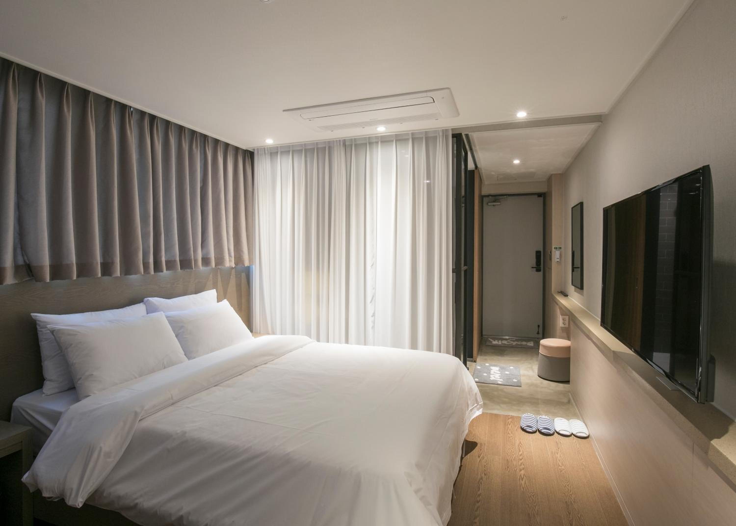 Standard Double Room with Sea View - Photo 1