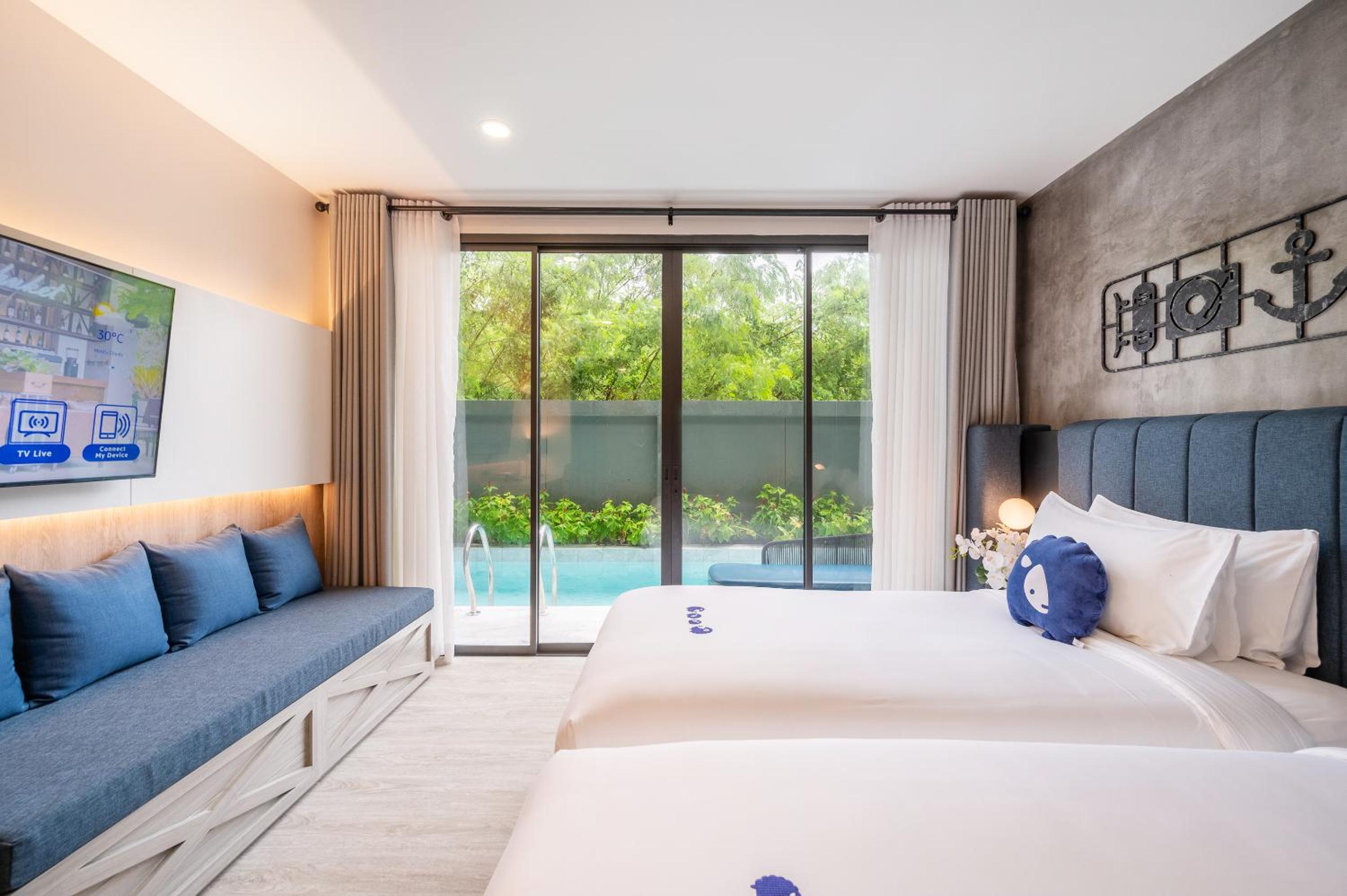 Deluxe Twin Room with Pool Access