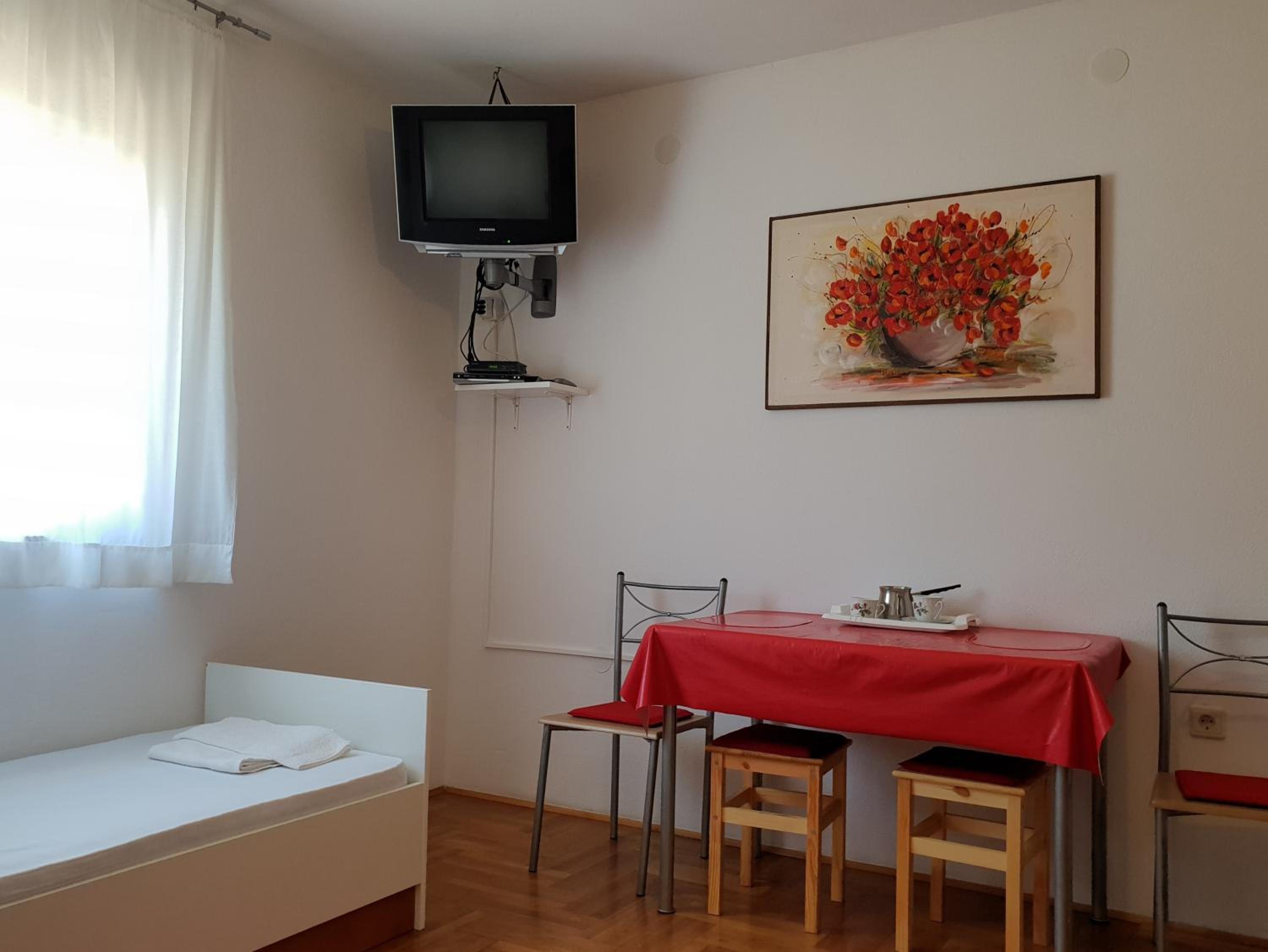One-Bedroom Apartment with Balcony photo 2