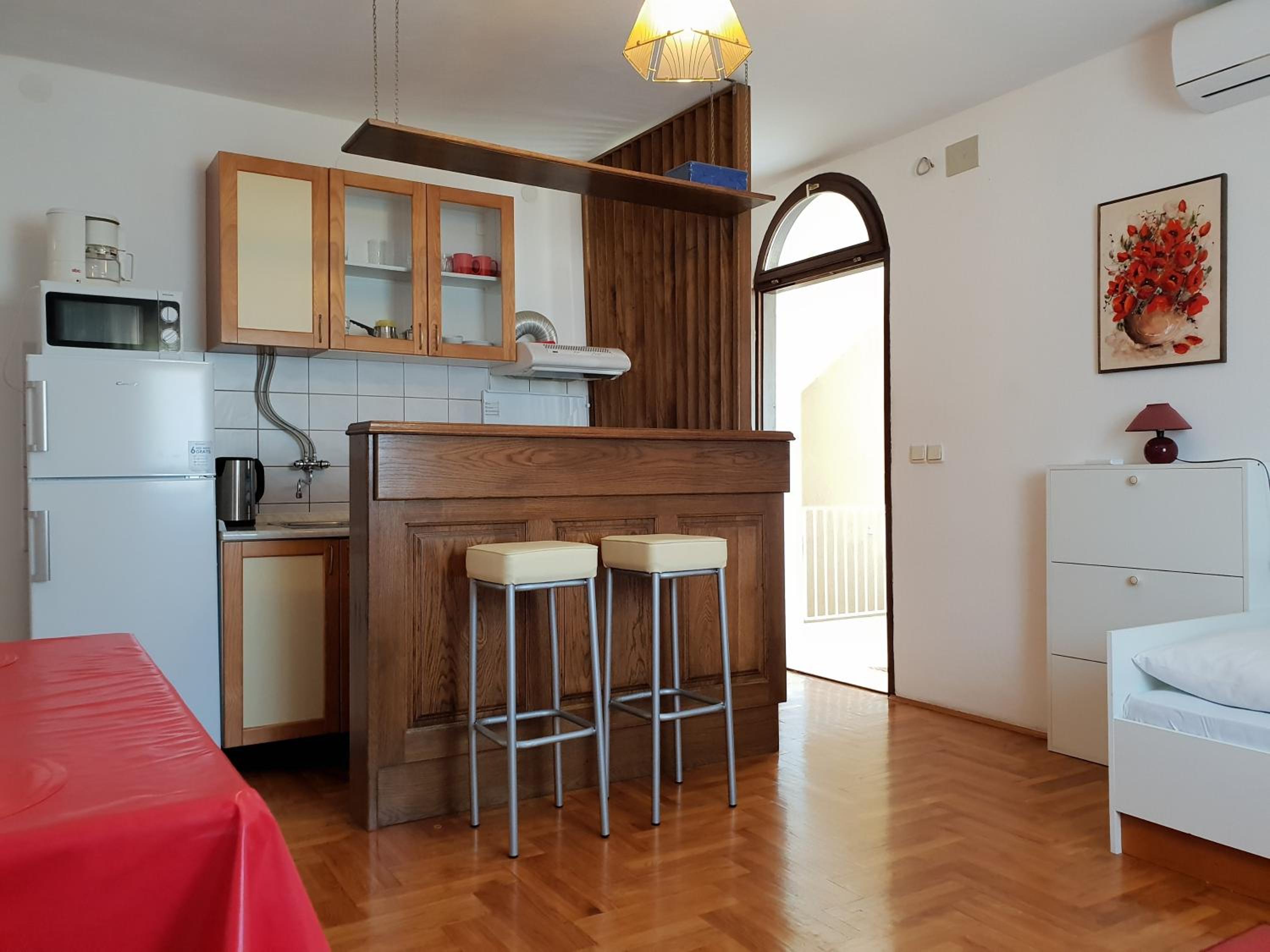 One-Bedroom Apartment with Balcony photo 3