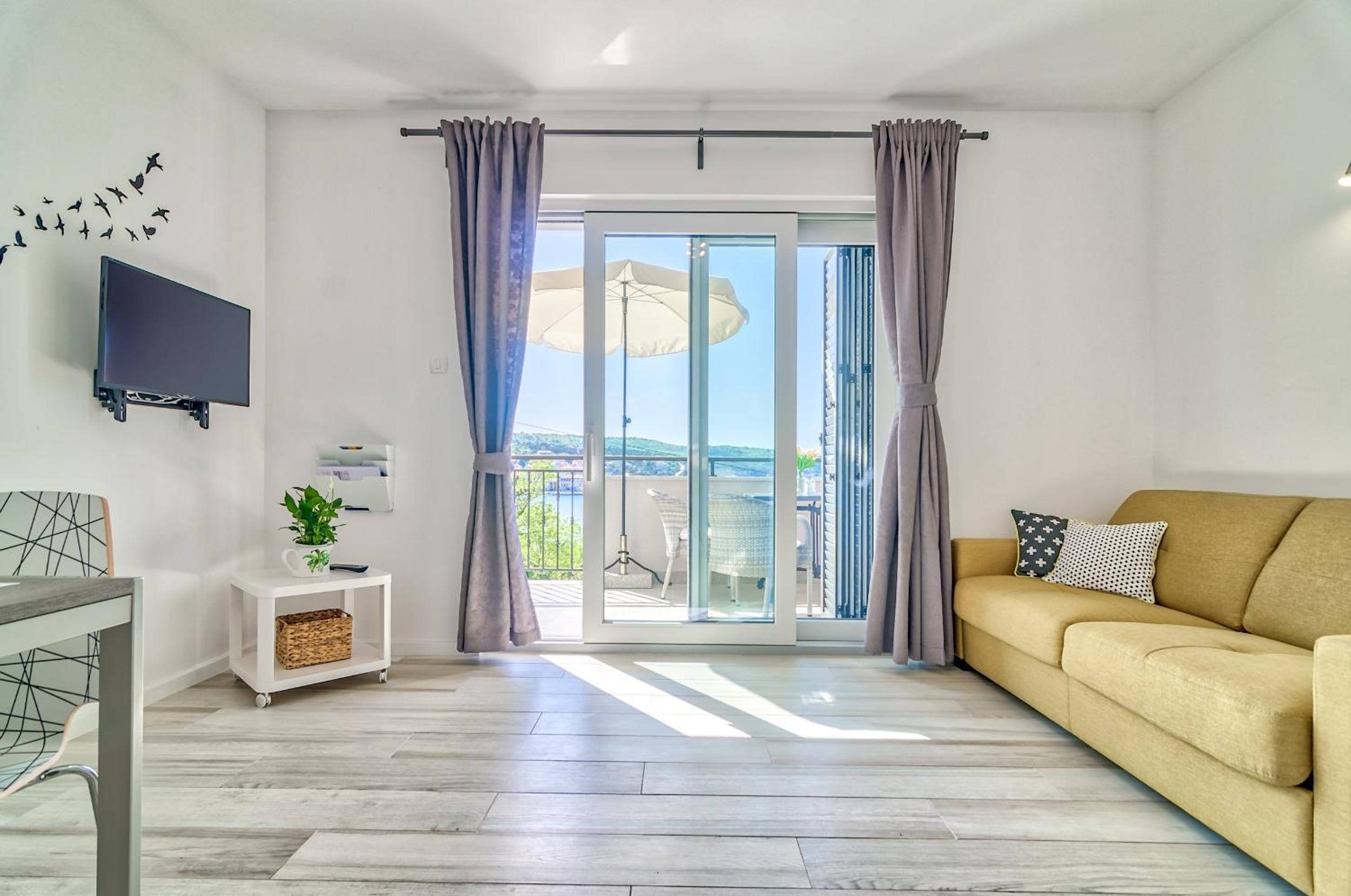 Two-Bedroom Apartment With Terrace And Sea View