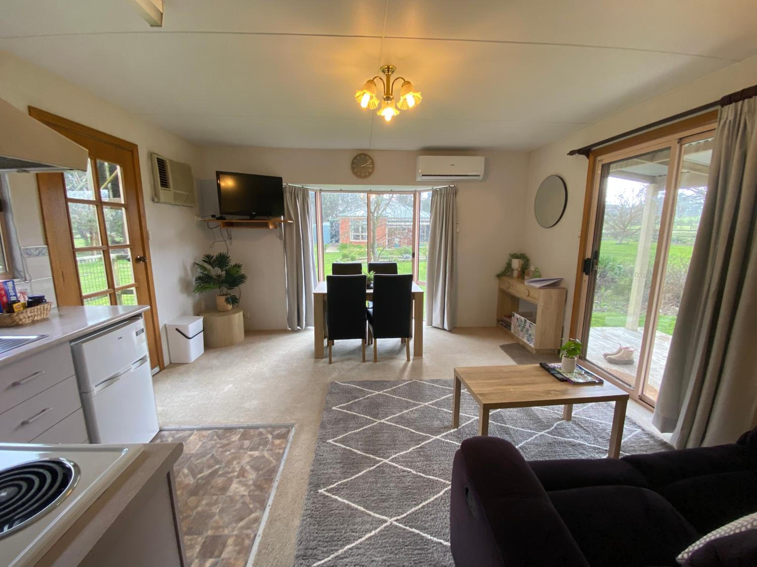 One-Bedroom Apartment - Photo 1