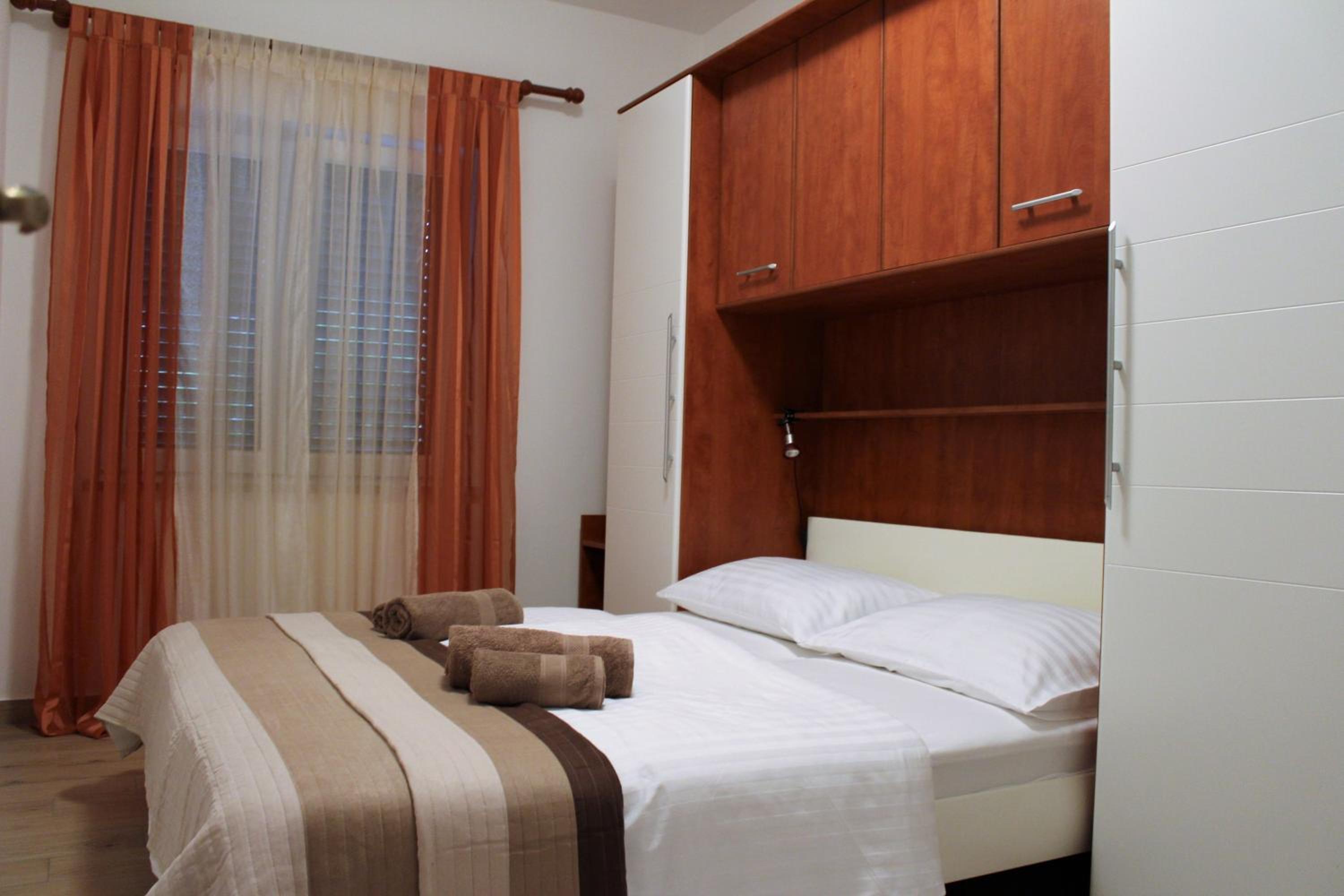 Two-Bedroom Apartment with Terrace and Sea View photo 2