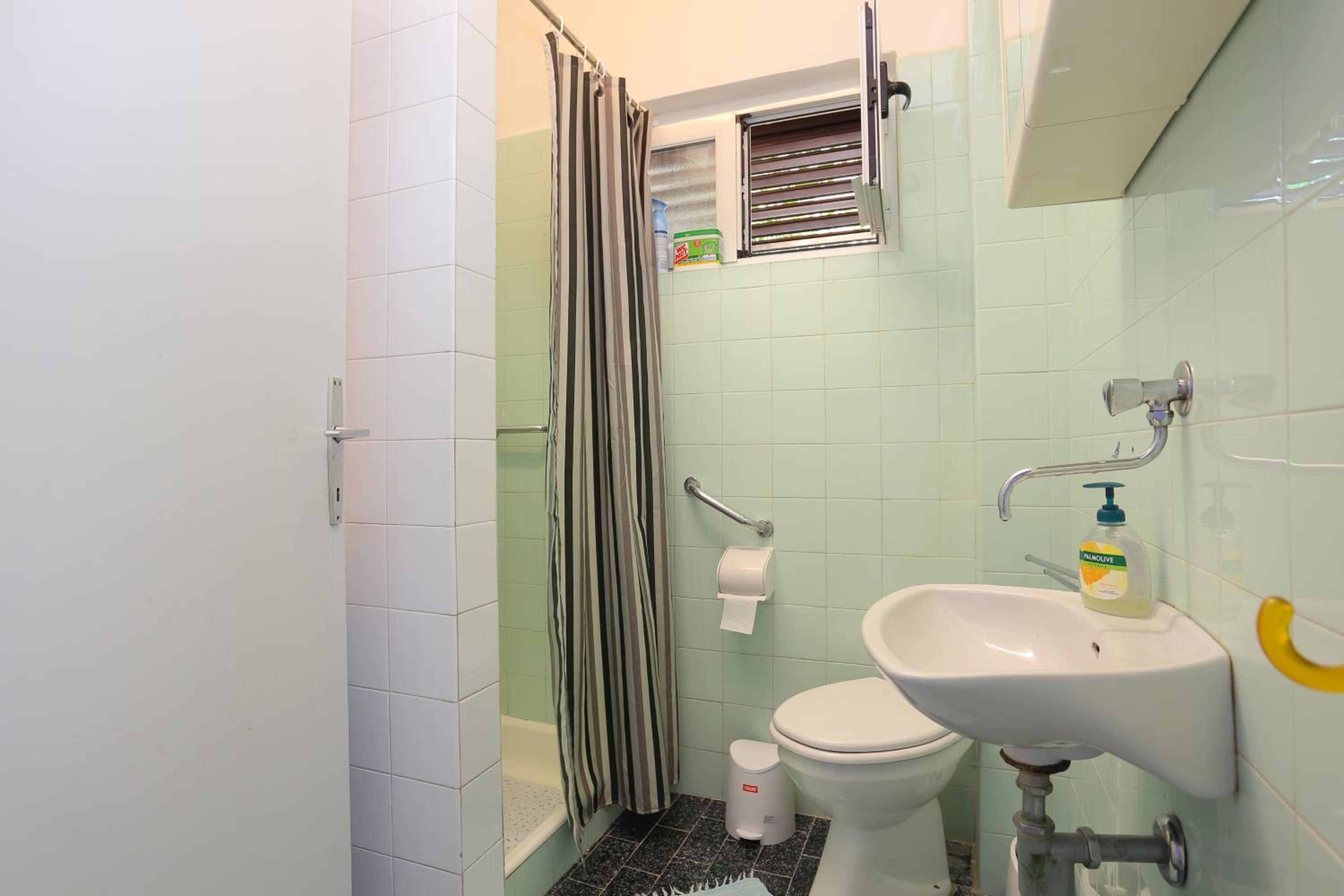 Two-Bedroom Apartment with Terrace and Sea View photo 2