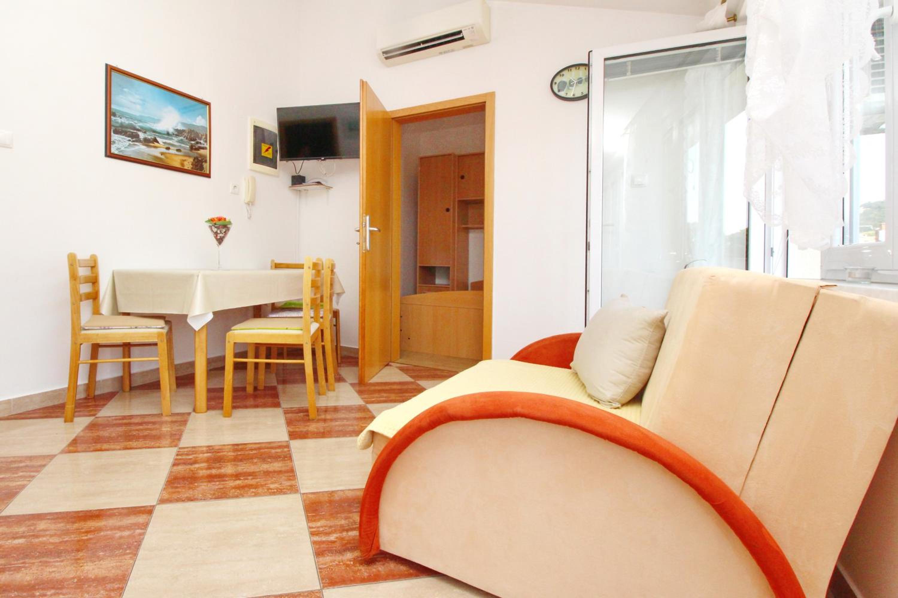One-Bedroom Apartment with Balcony