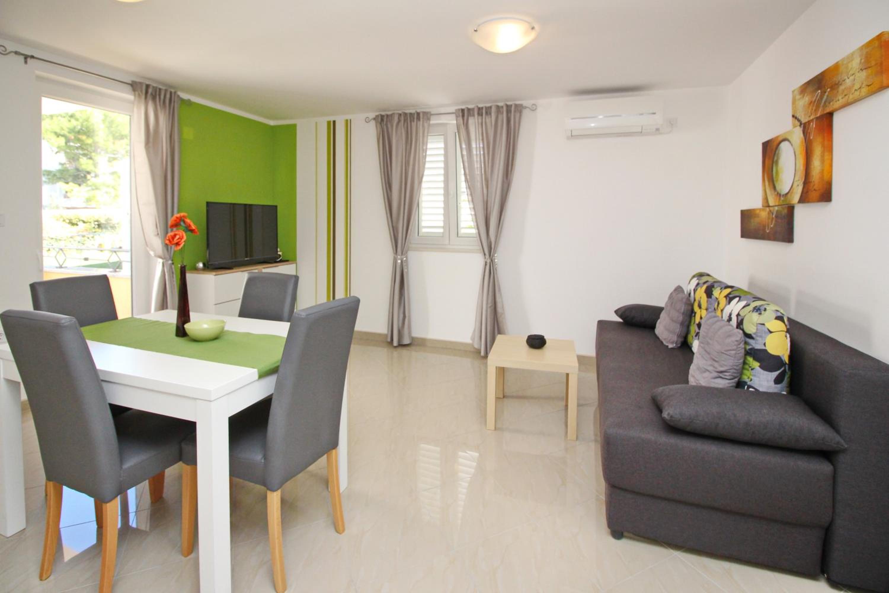 One-Bedroom Apartment with Balcony