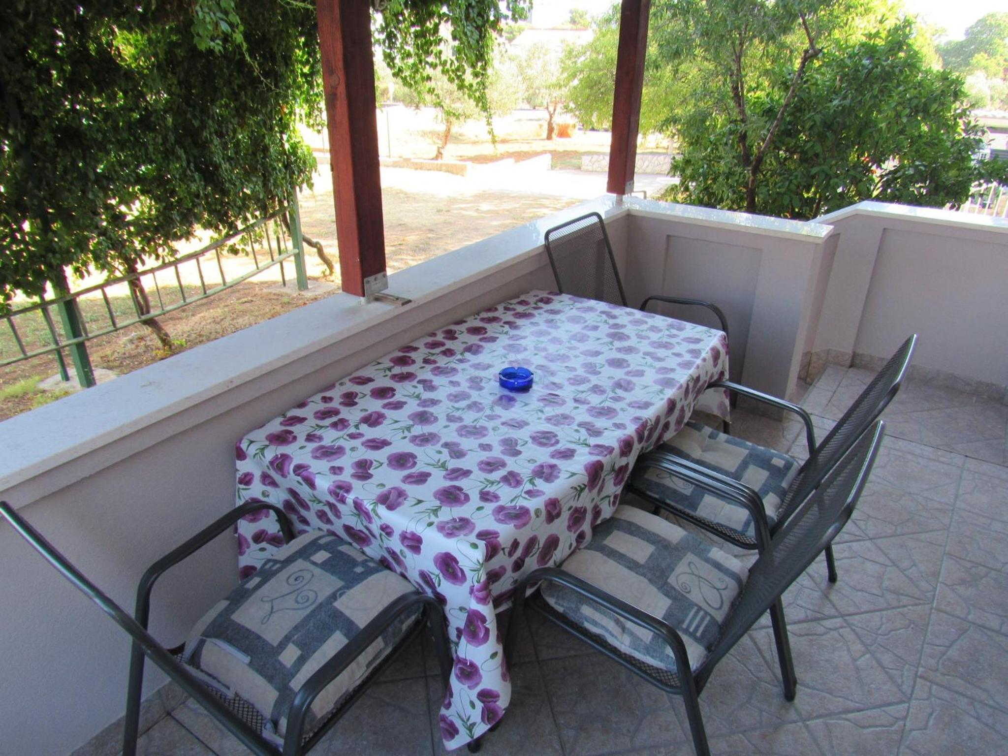 One-Bedroom Apartment with Terrace photo 2