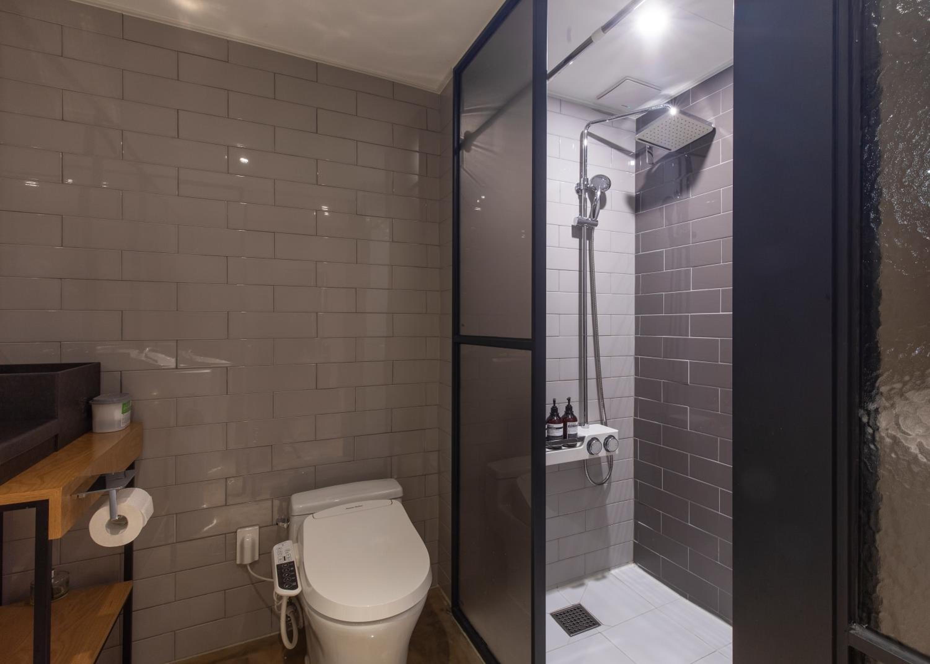 Standard Twin Room with Sea View - Photo 3
