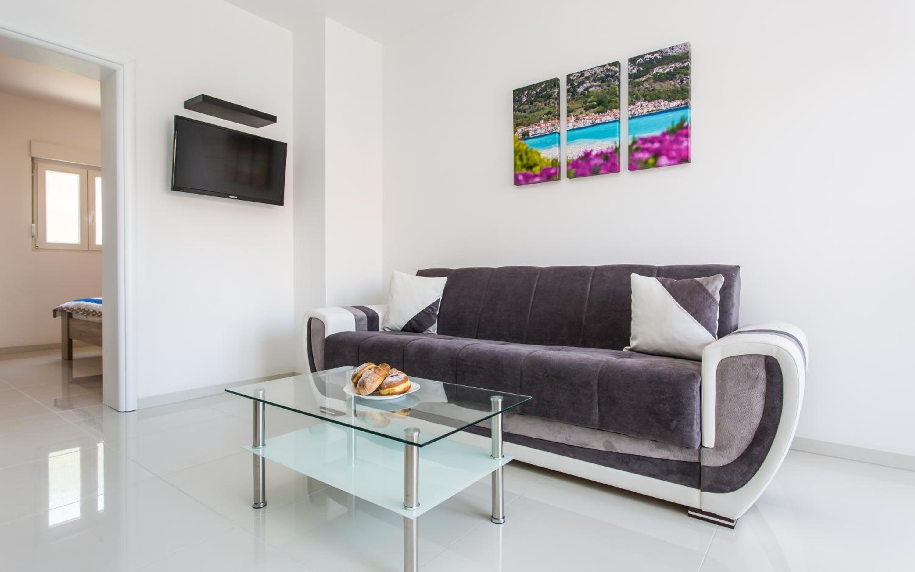 One-Bedroom Apartment with Terrace