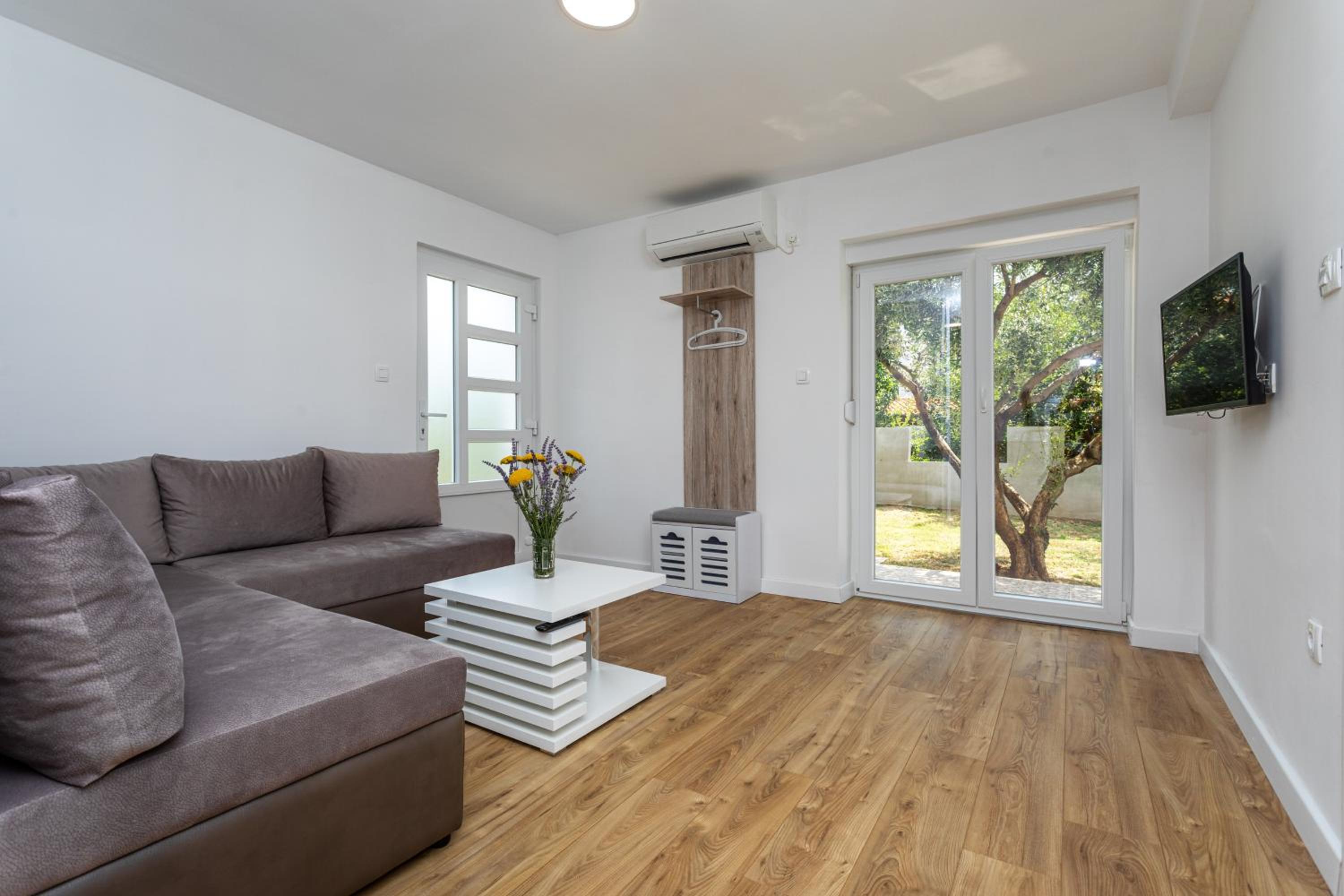 One-Bedroom Apartment with Terrace