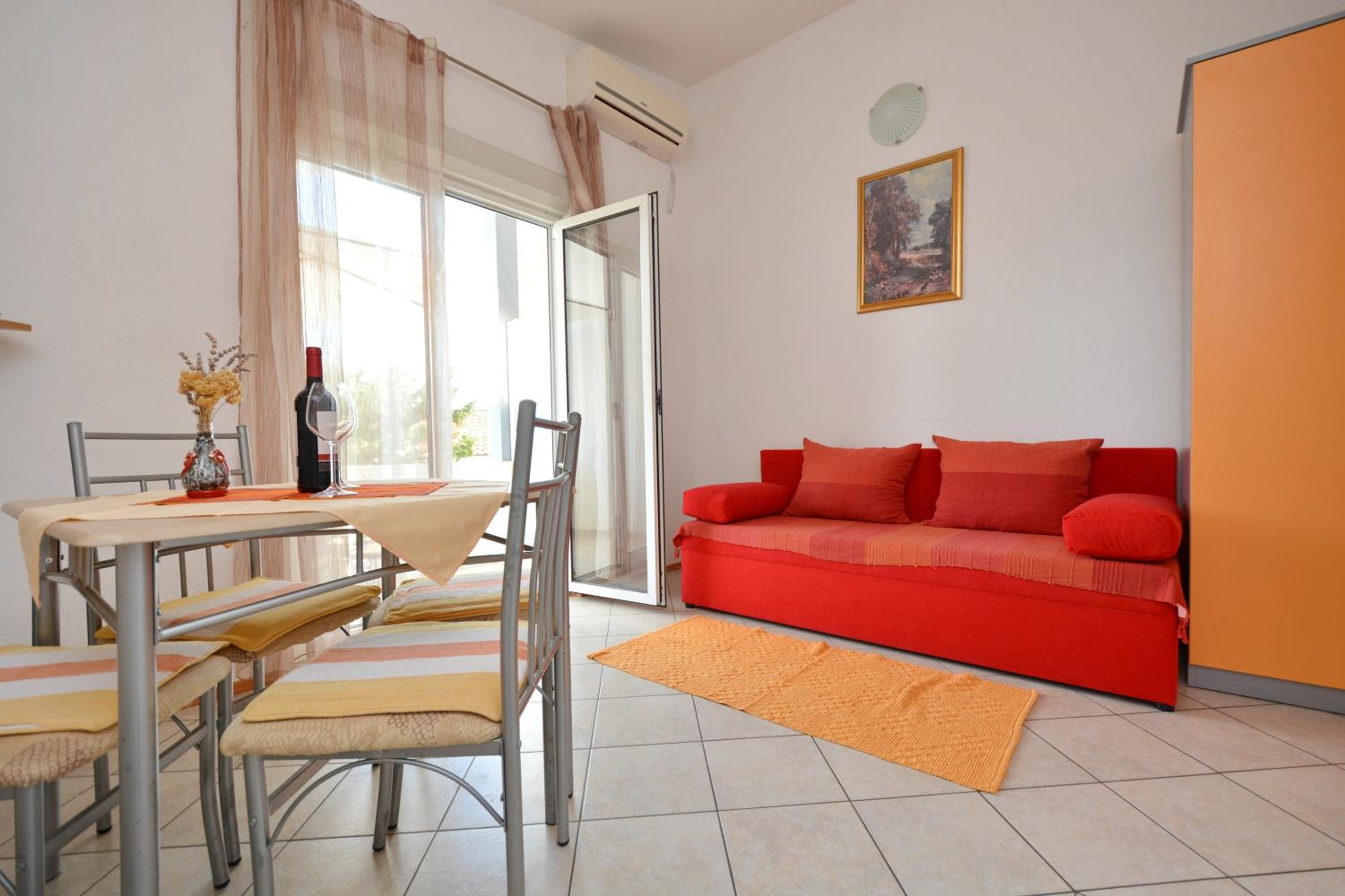 One-Bedroom Apartment With Balcony And Sea View