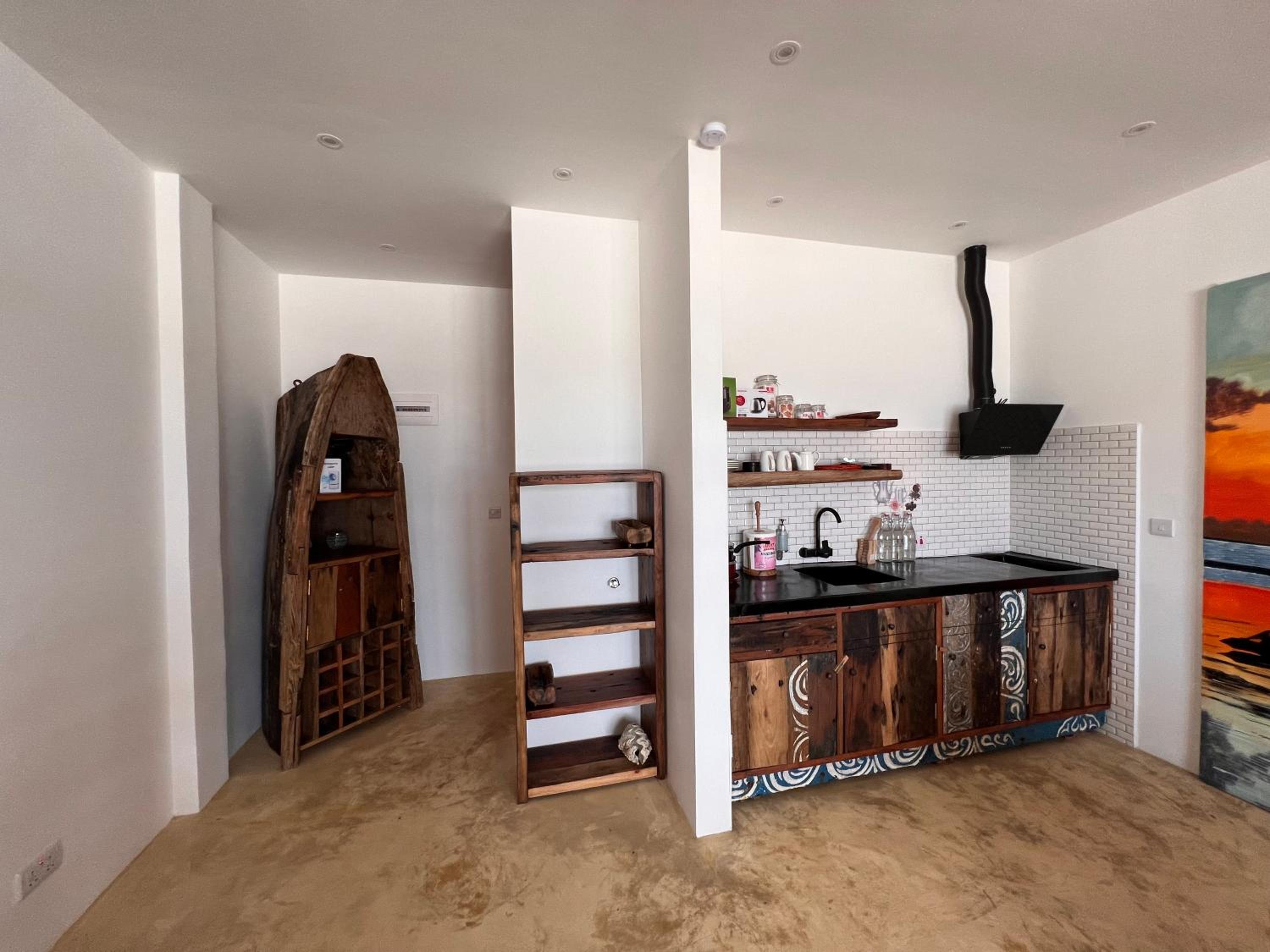 One-Bedroom Apartment - Photo 12