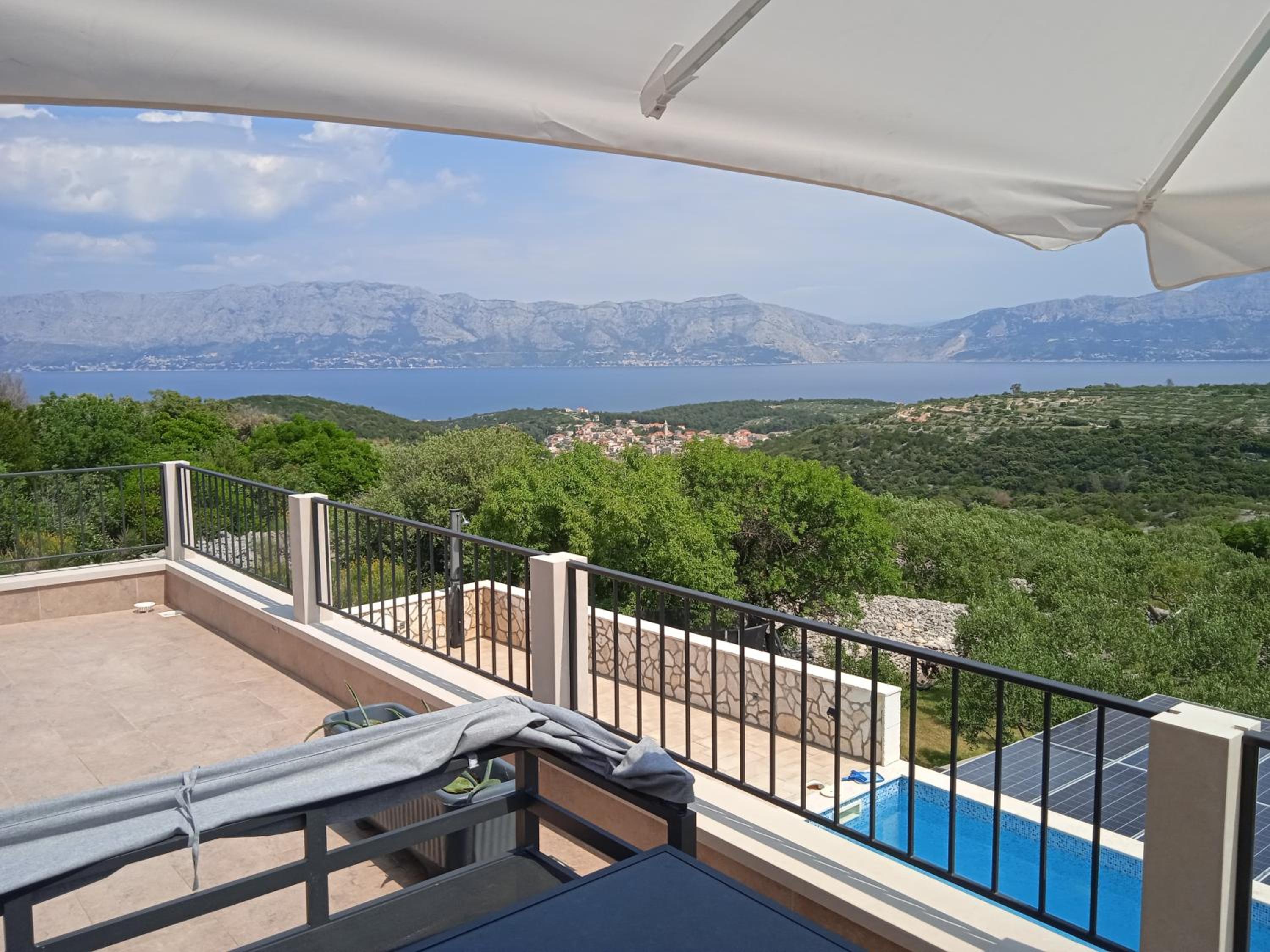 Three-Bedroom Vacation Home  photo 2