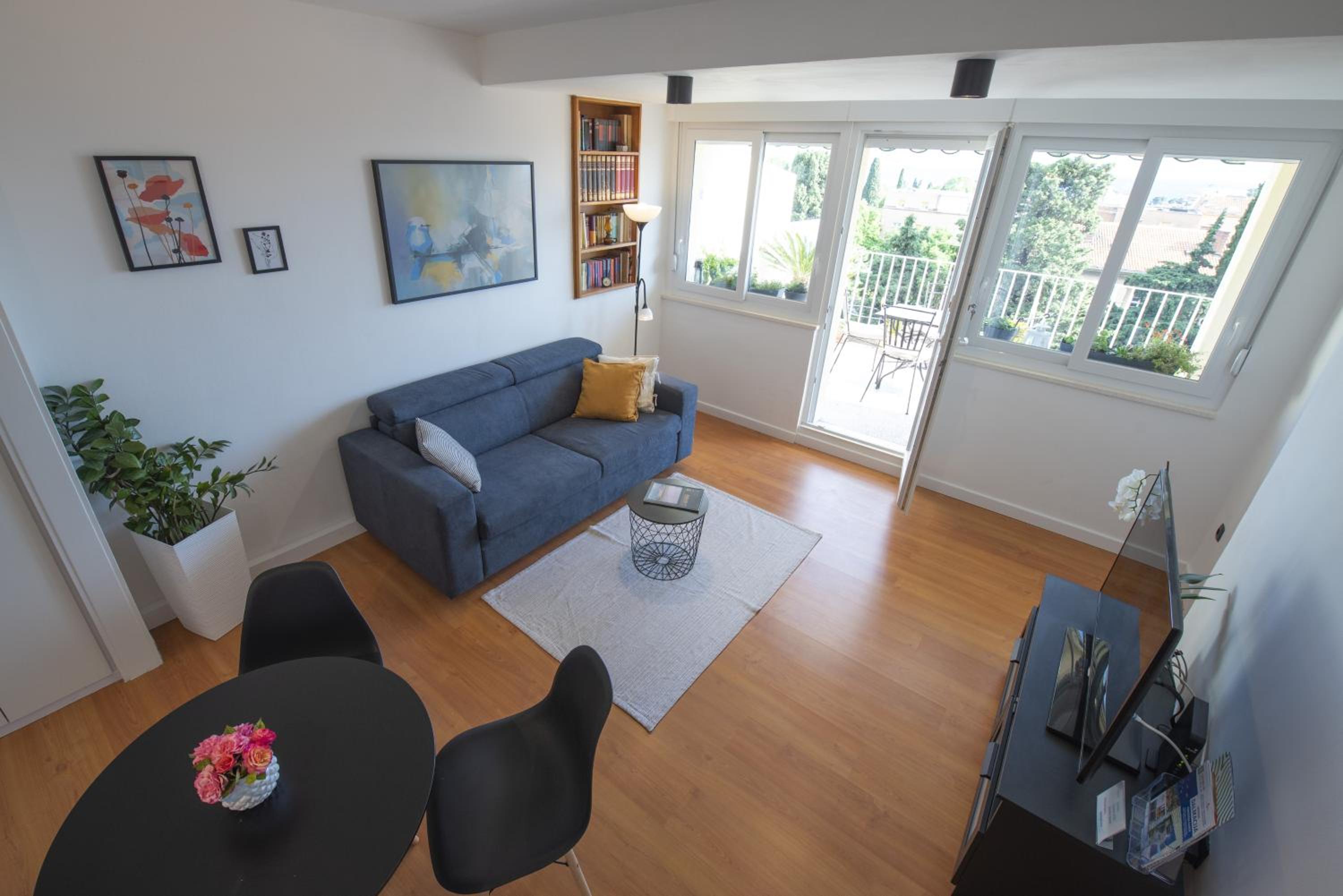 One-Bedroom Apartment With Terrace And Sea View