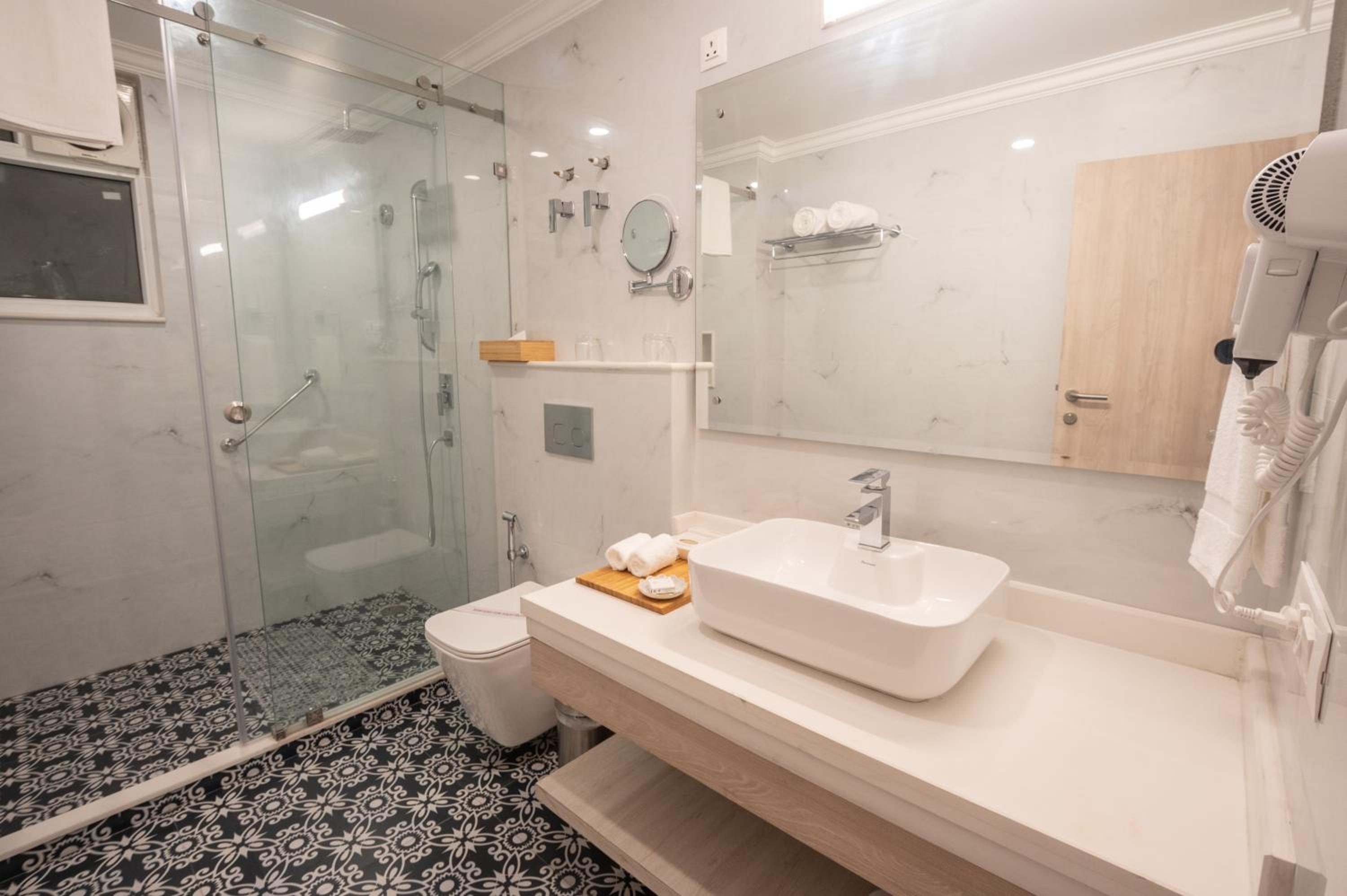 Deluxe Double Room with Balcony photo 2