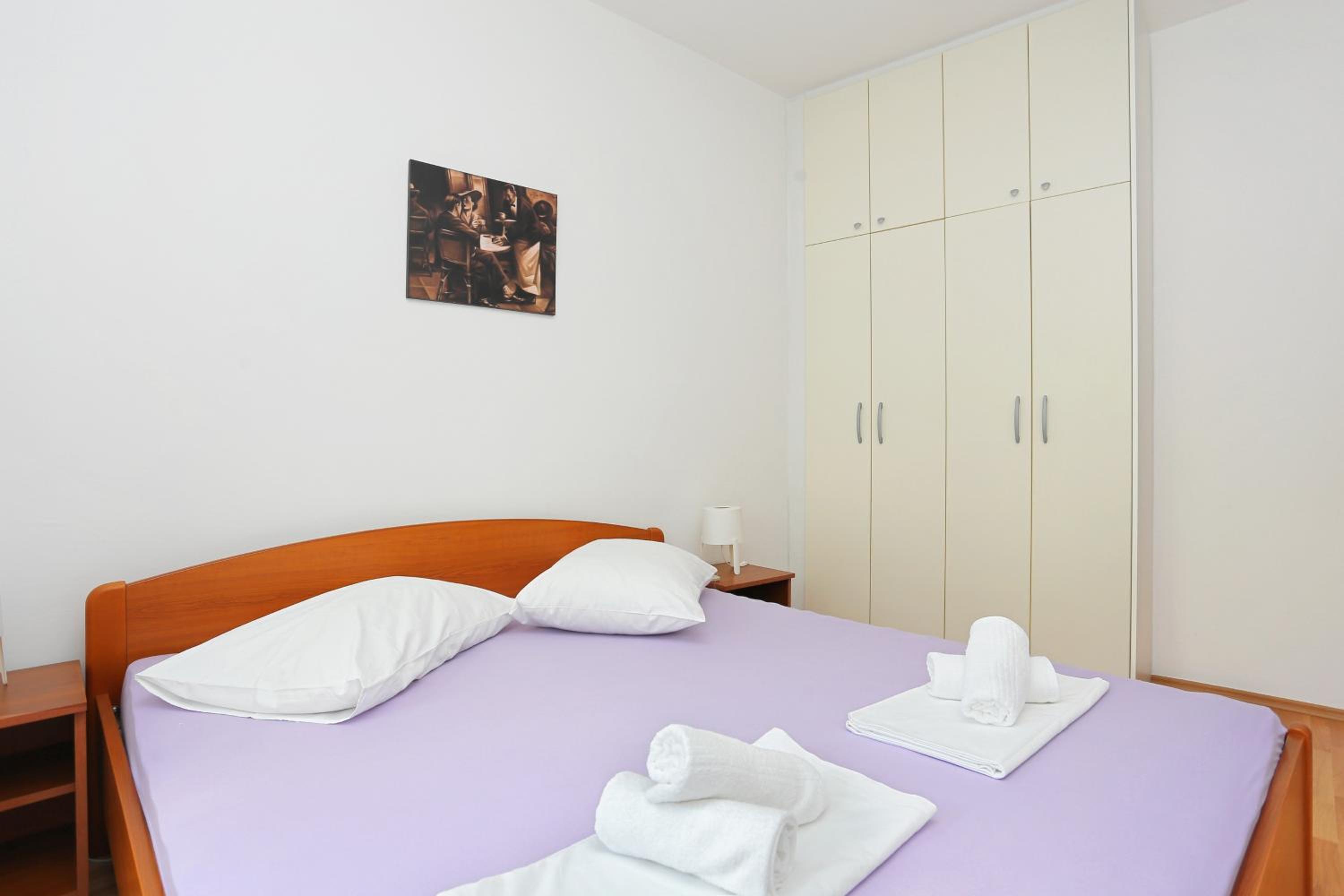 One-Bedroom Apartment with Terrace - Photo 2