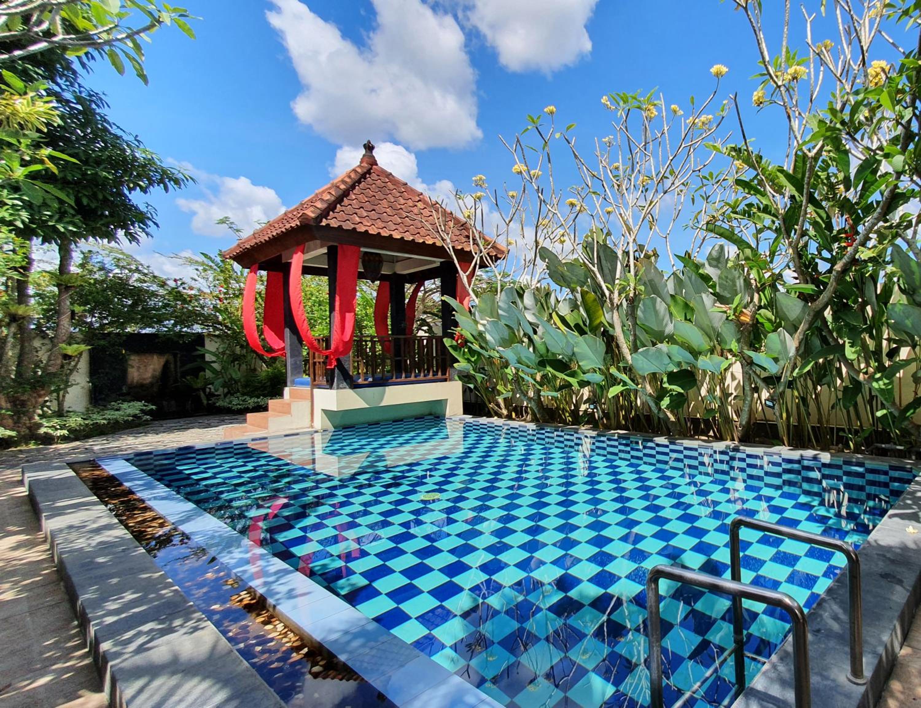 Three-Bedroom Villa - Photo 8