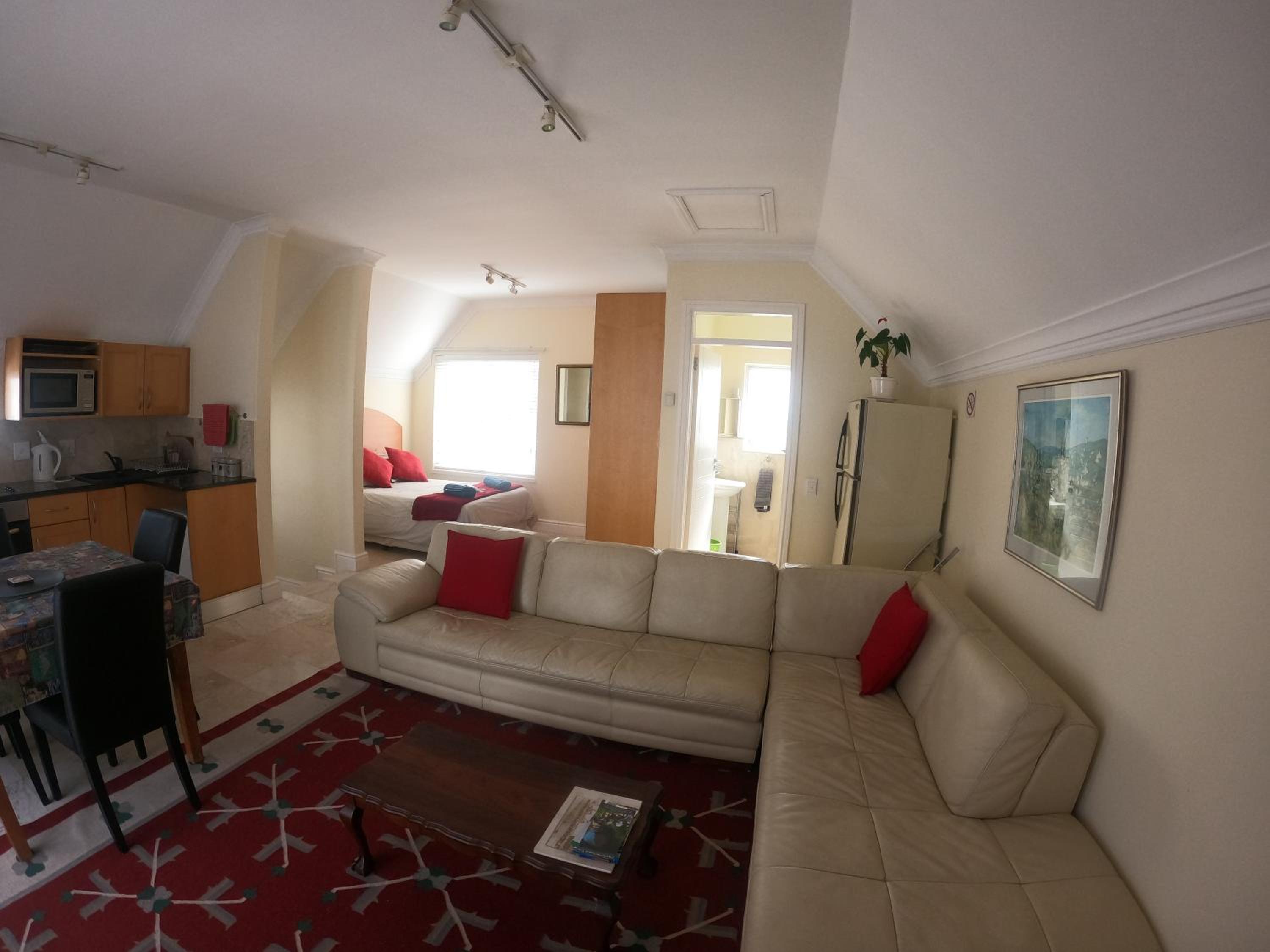One-Bedroom Apartment photo 3