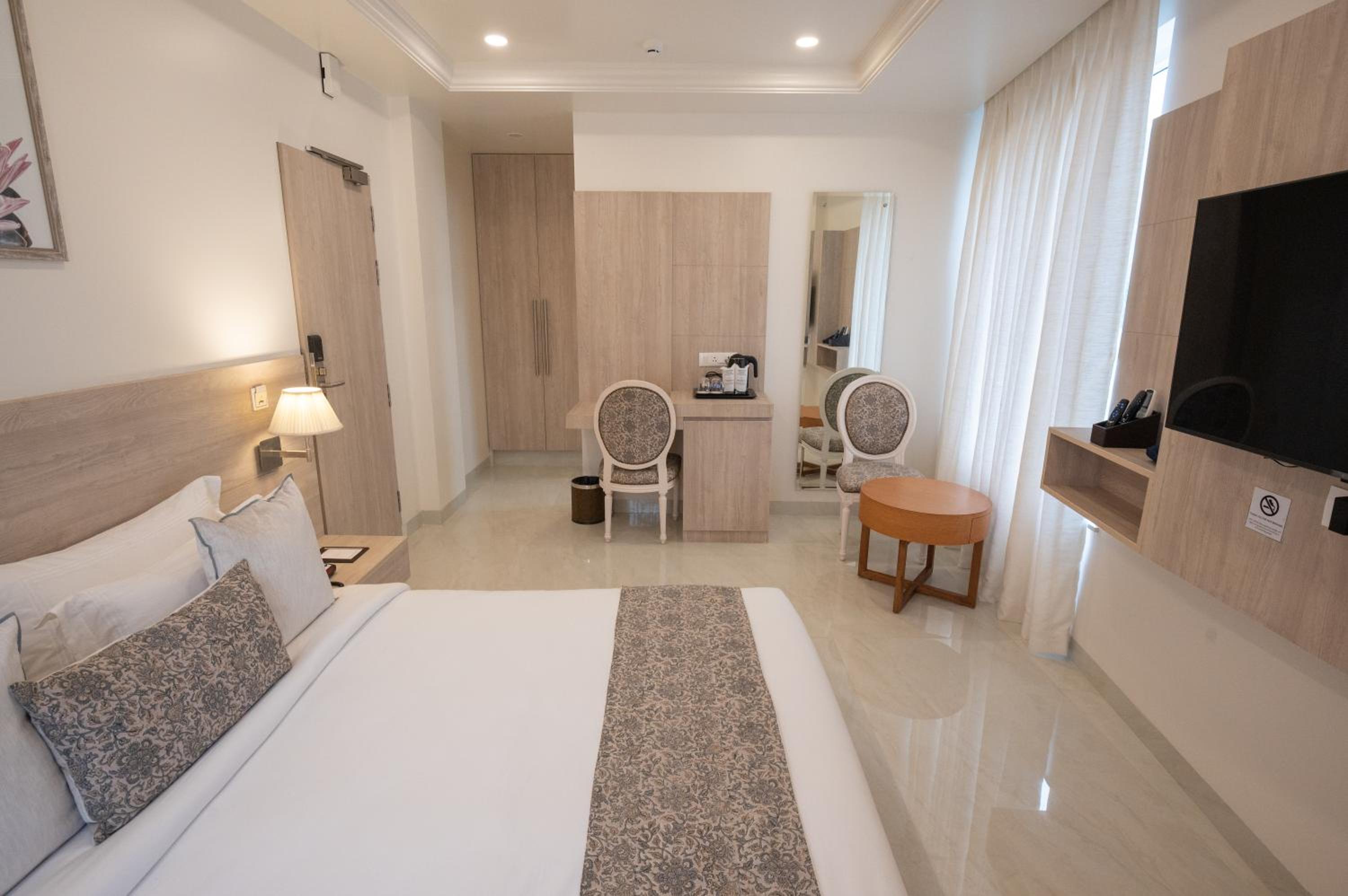Deluxe Double Room photo 2