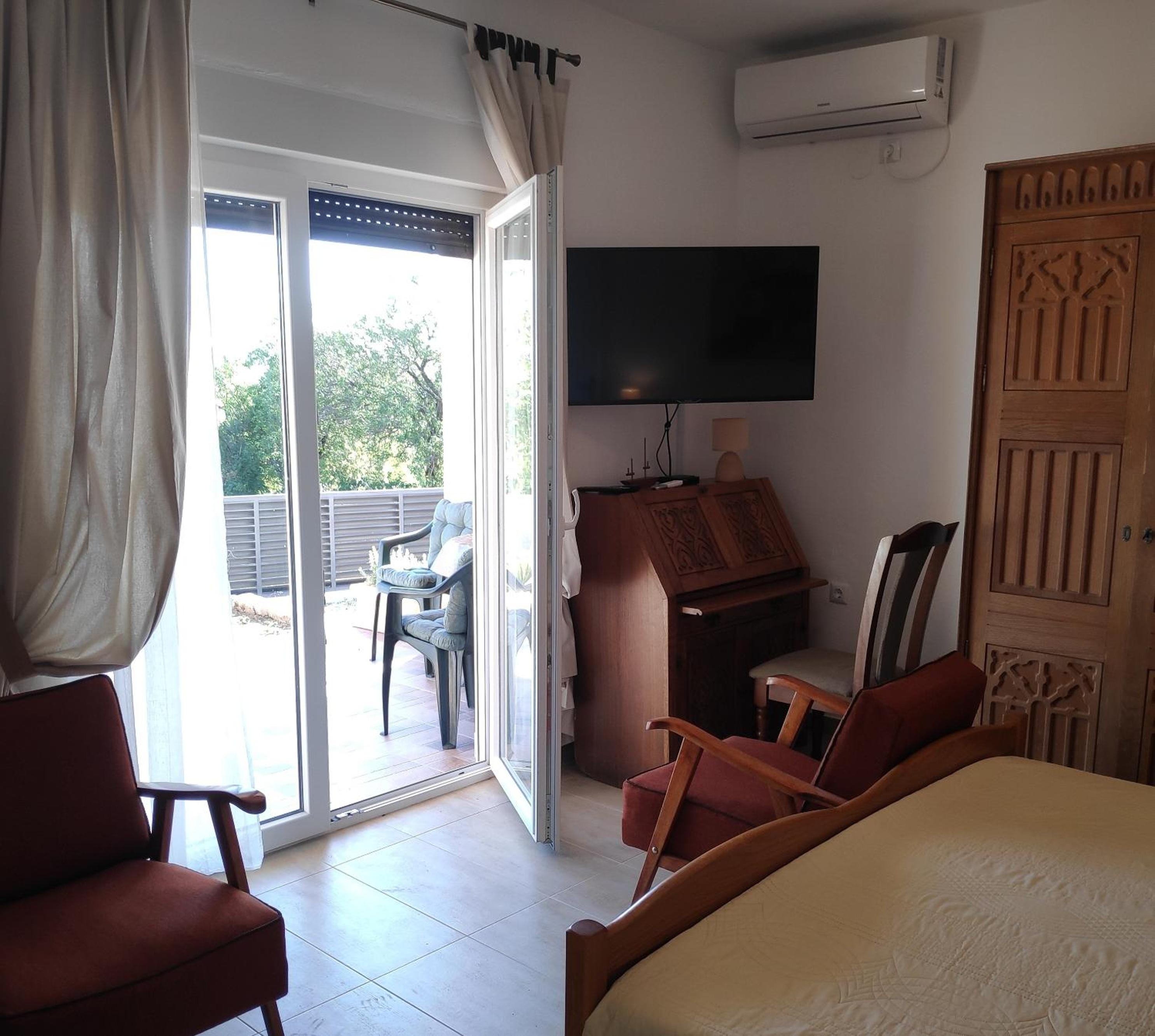 Three-Bedroom Vacation Home  photo 1