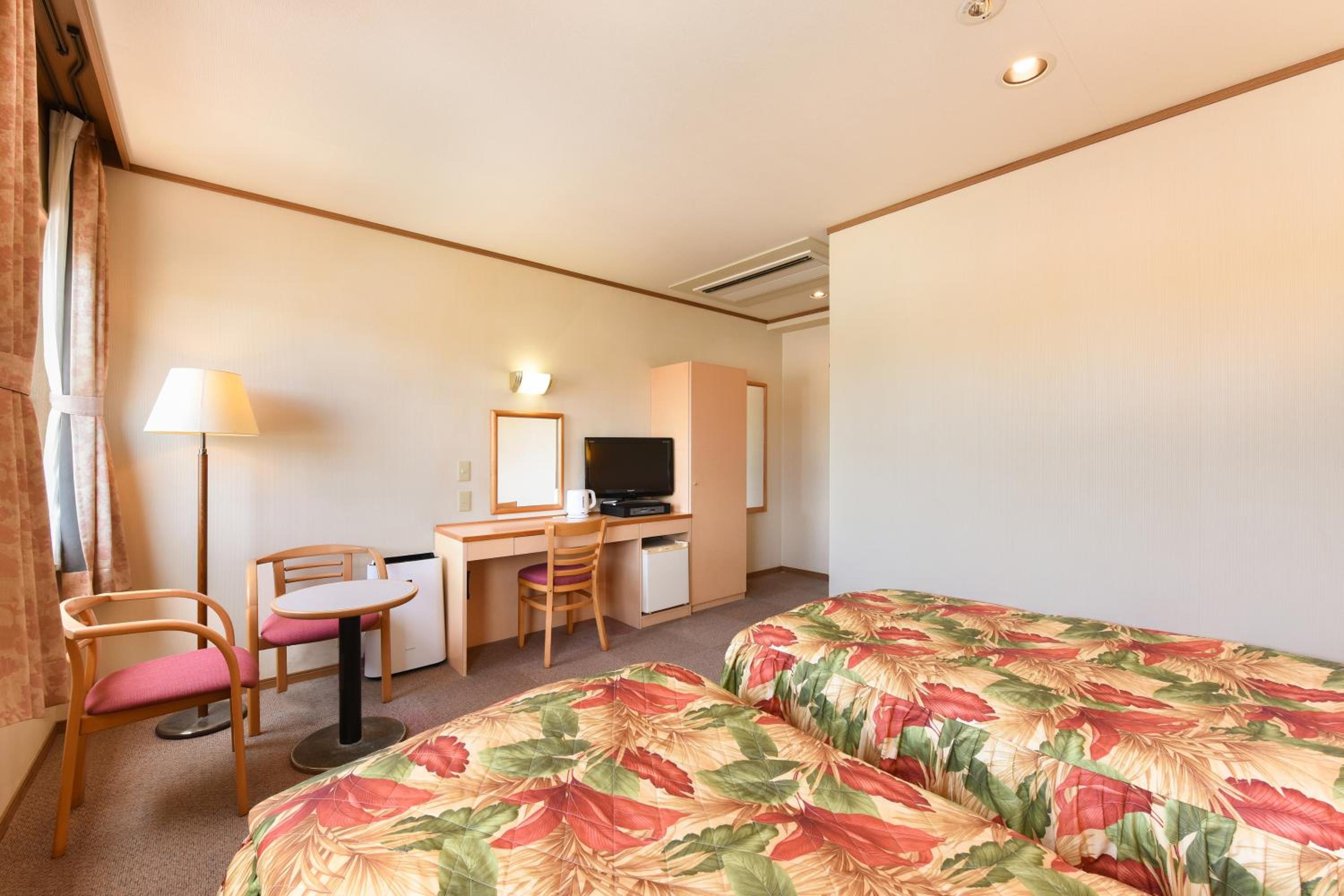 Twin Room - Non-Smoking