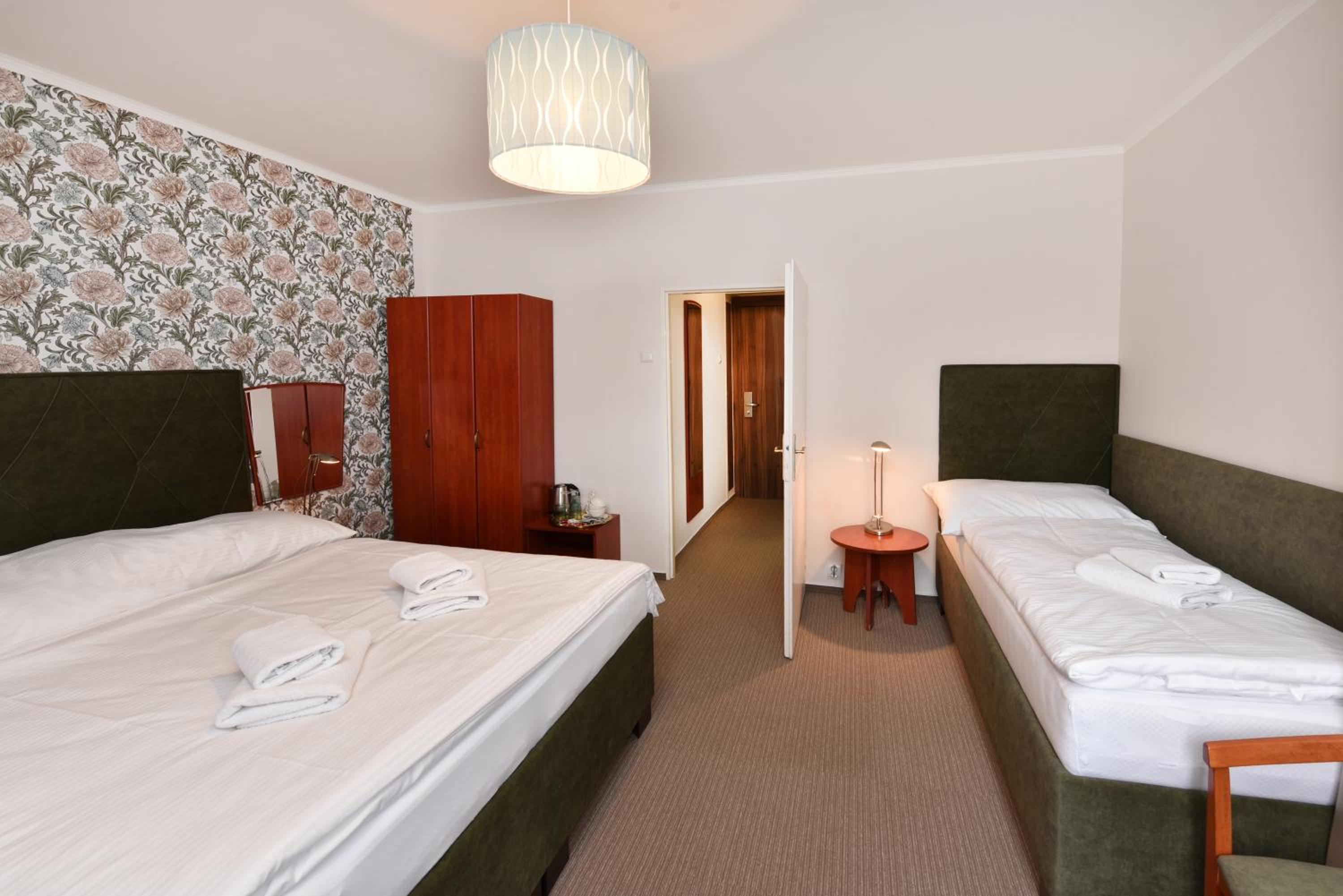 Triple Room - Photo 2