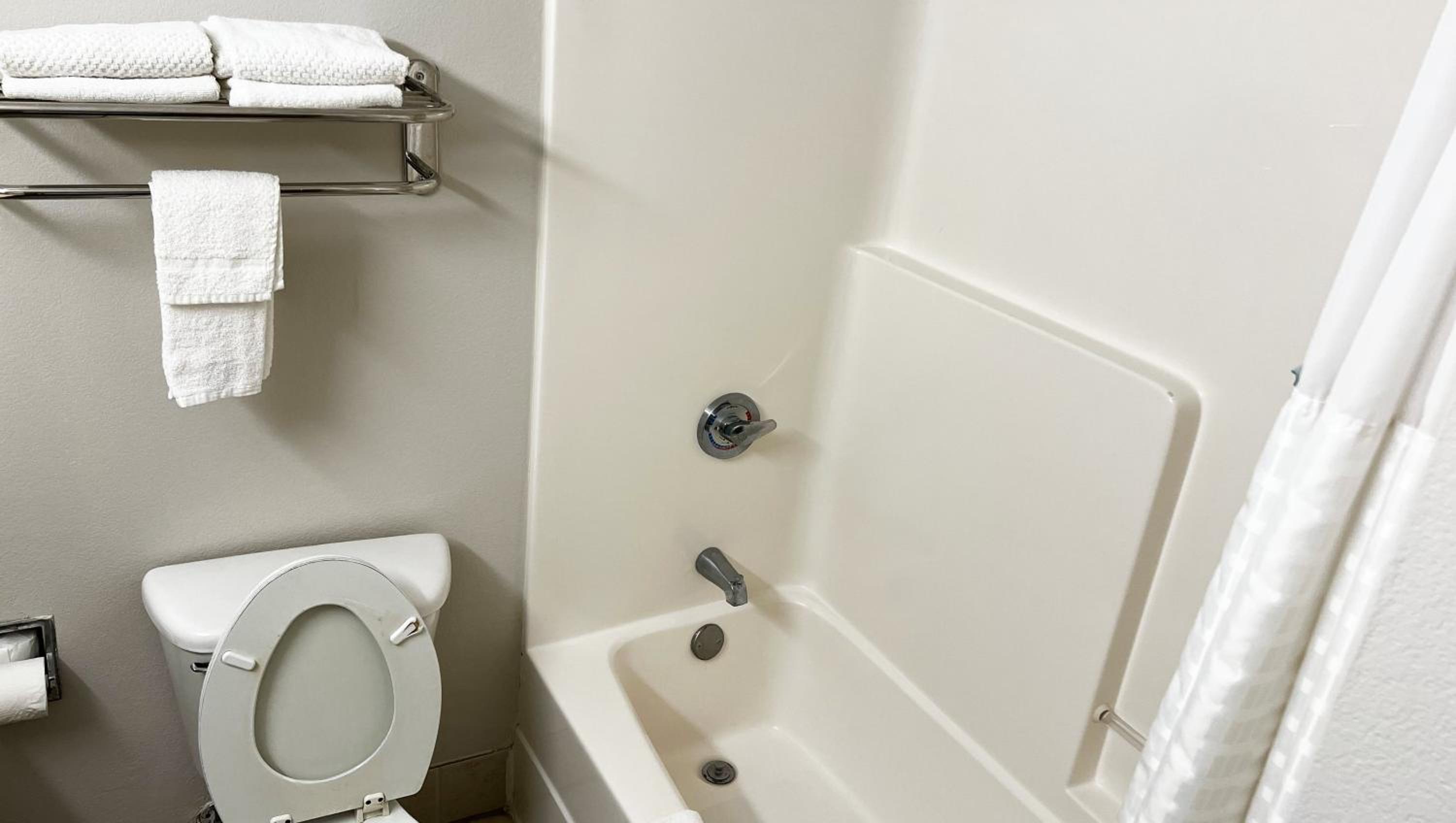 King Room with Spa Bath - Photo 7
